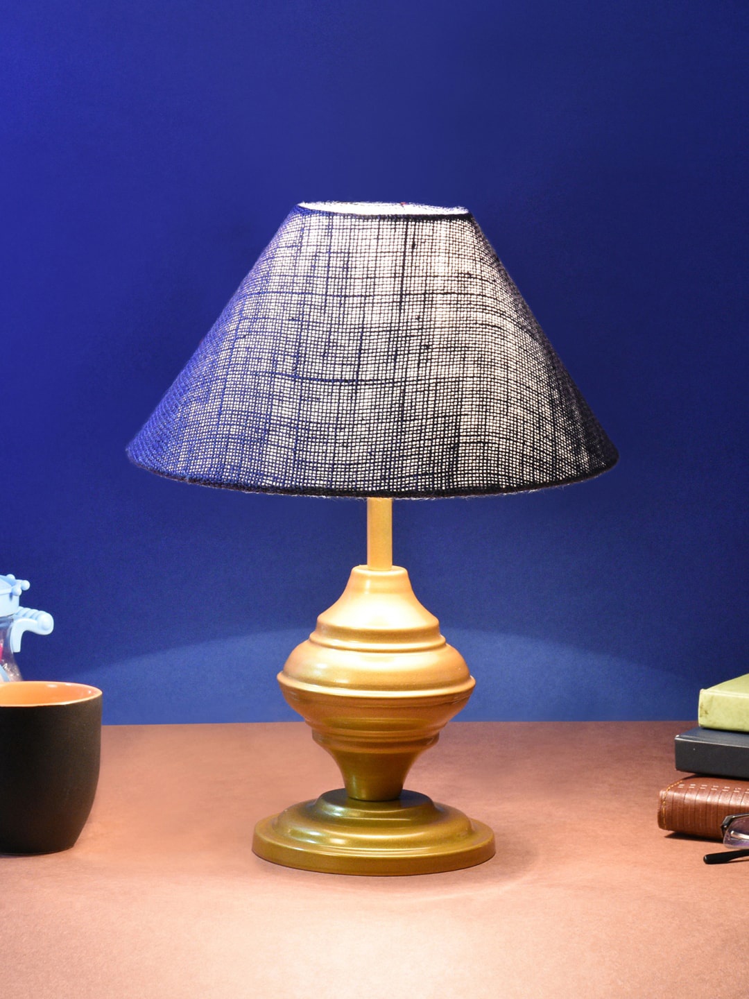 

foziq Gold Toned & Grey Textured Table Lamp