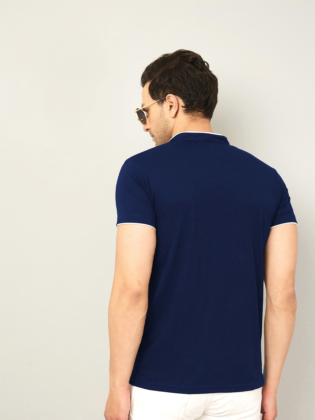 

GESPO Men Blue Polo Collar T-shirt