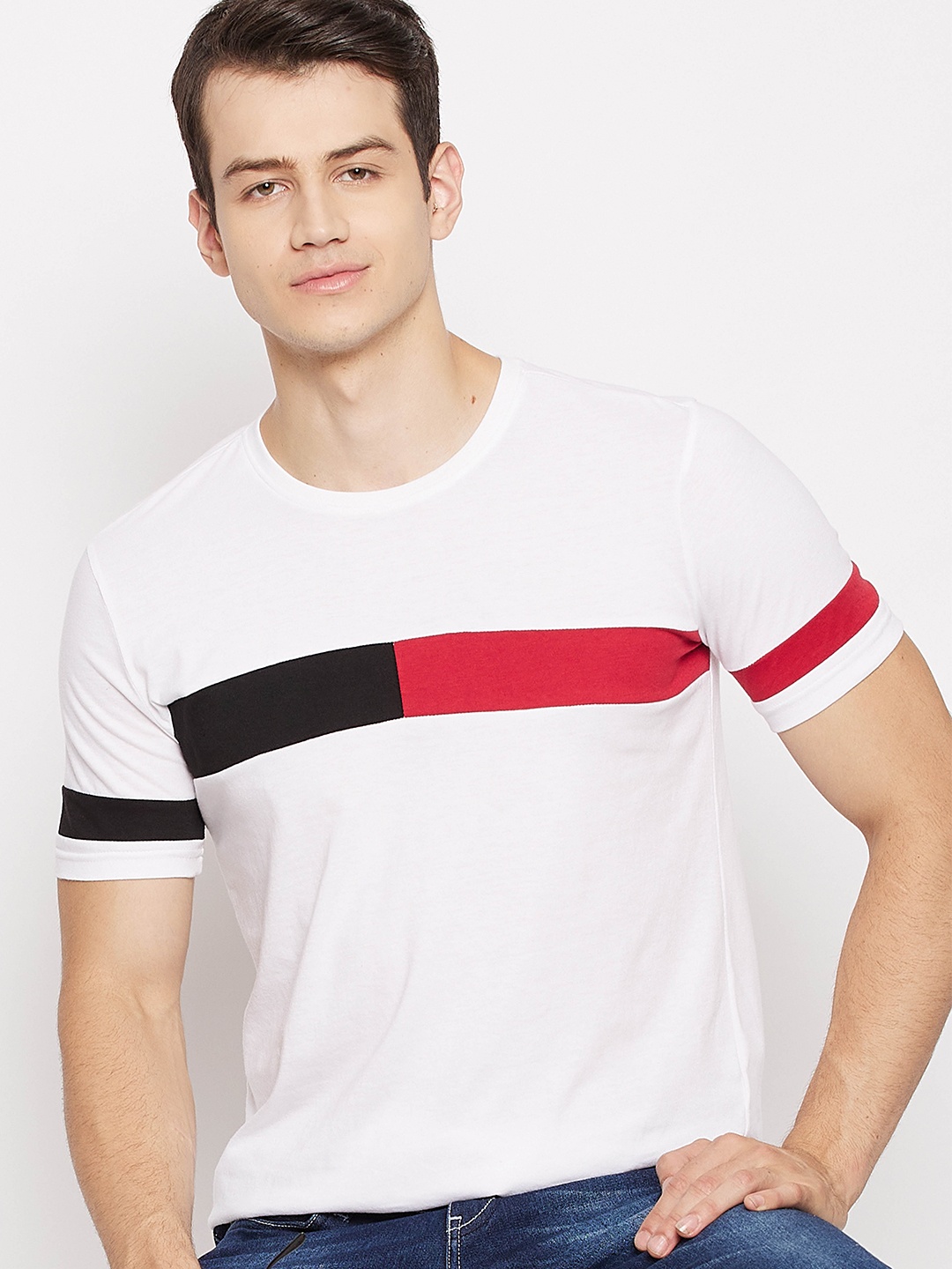 

GESPO Men White & Red Colorblocked Drop-Shoulder Sleeves Round Neck Cotton T-shirt