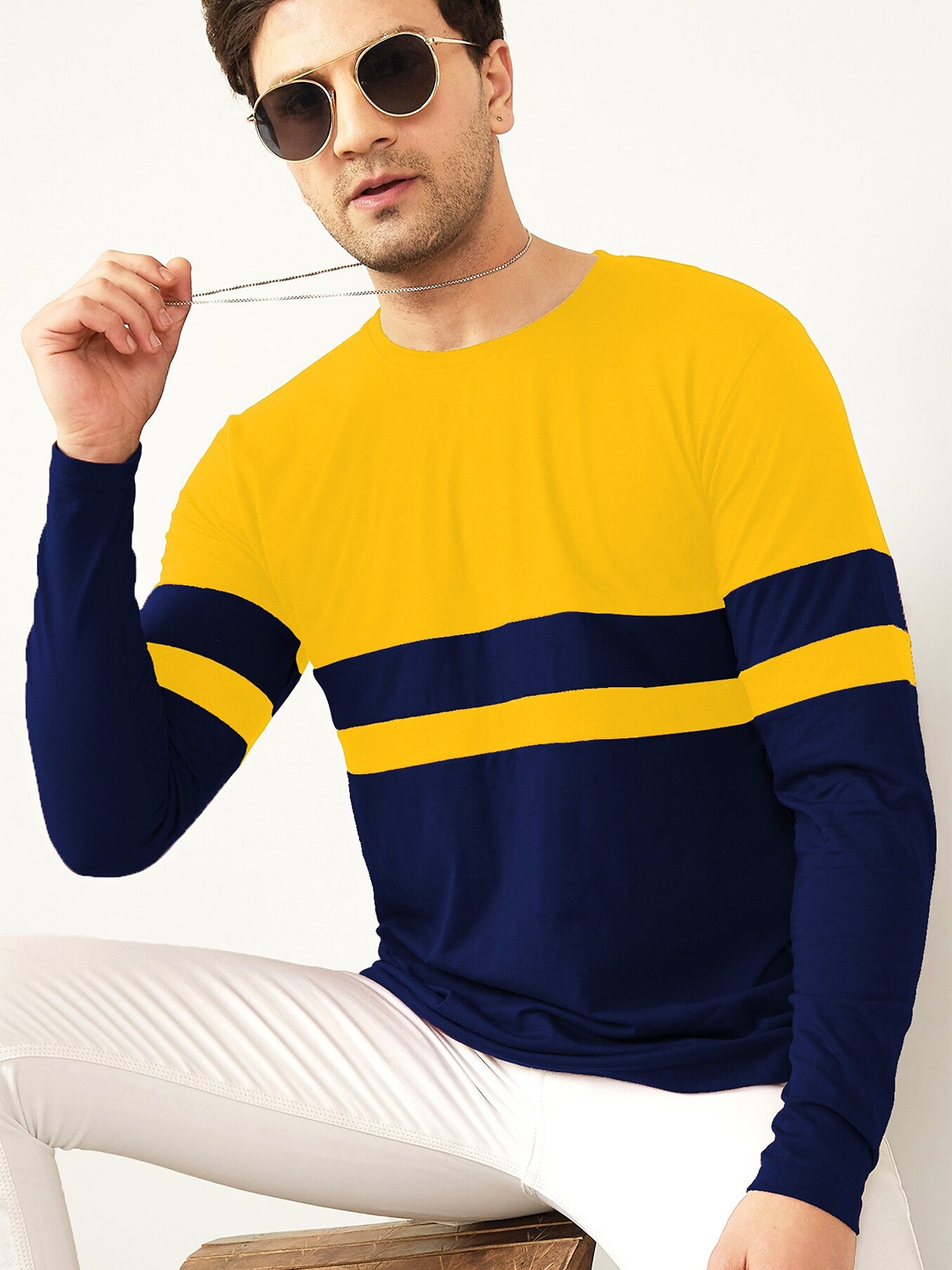 

GESPO Men Mustard Yellow V-Neck T-shirt with Mask