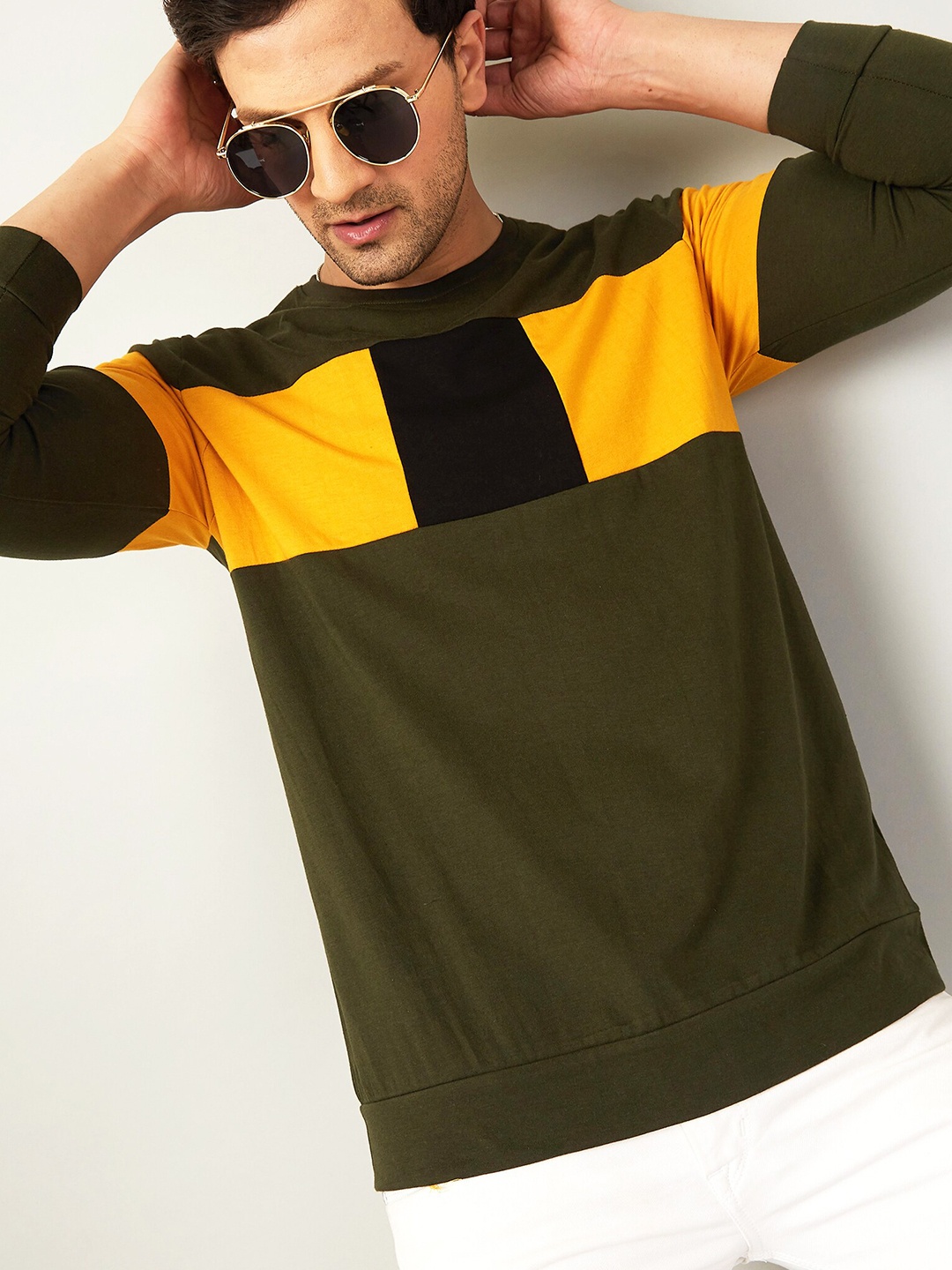 

GESPO Men Green Polo Collar T-shirt with Mask