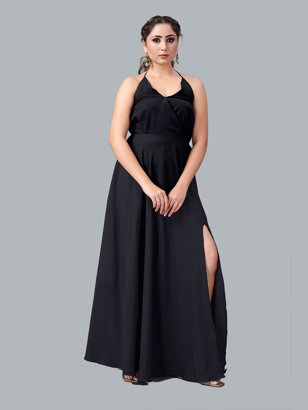 

Fashion FRICKS Black Solid Crepe Maxi Gown