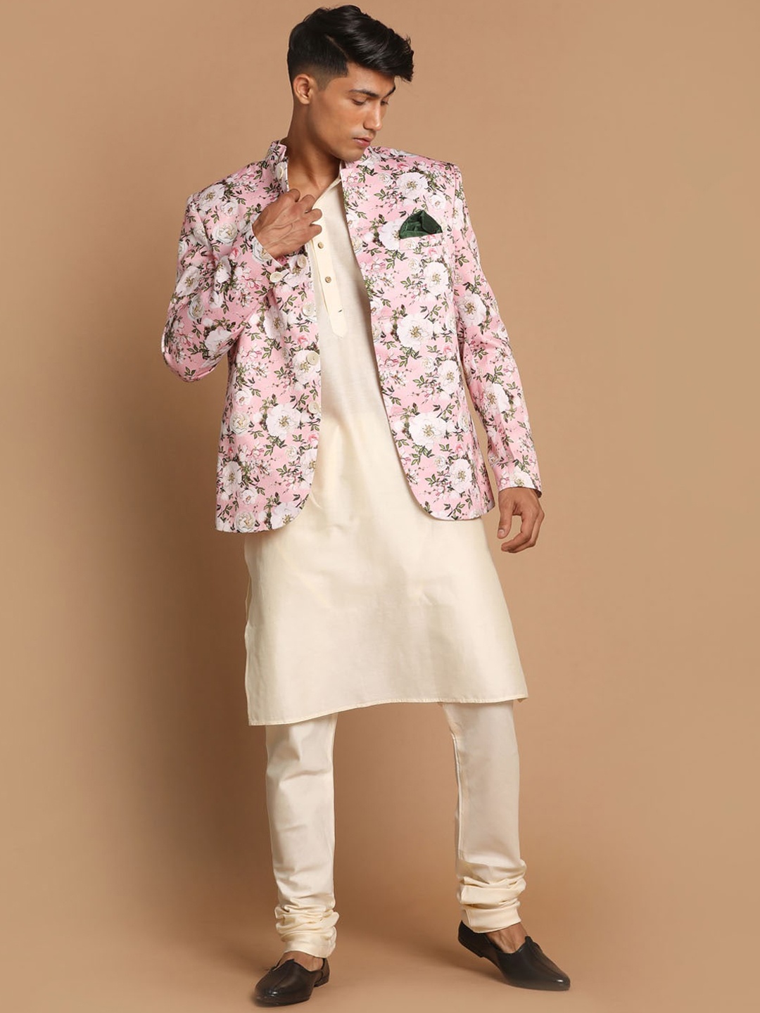 

VASTRAMAY Men Cream-Coloured Kurti with Churidar & With Nehru Jacket