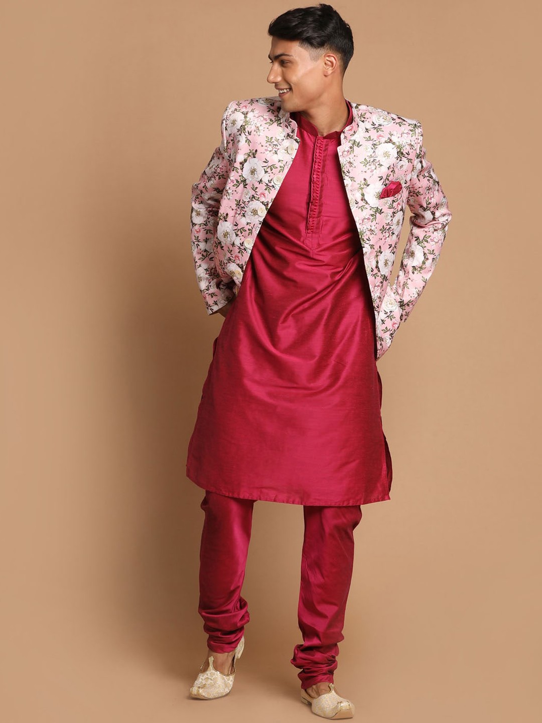 

VASTRAMAY Men Fuchsia Floral Yoke Design Kurta with Churidar