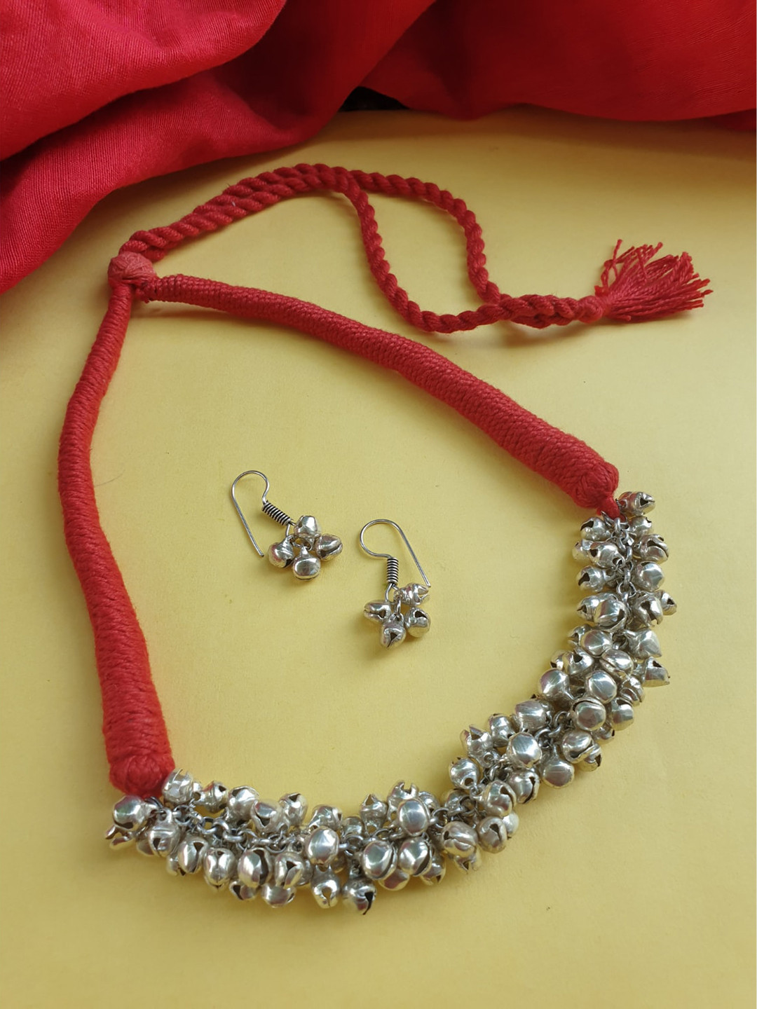 

FIROZA Silver-Plated & Maroon Solid Ghungroo Designed Choker Jewellery Set