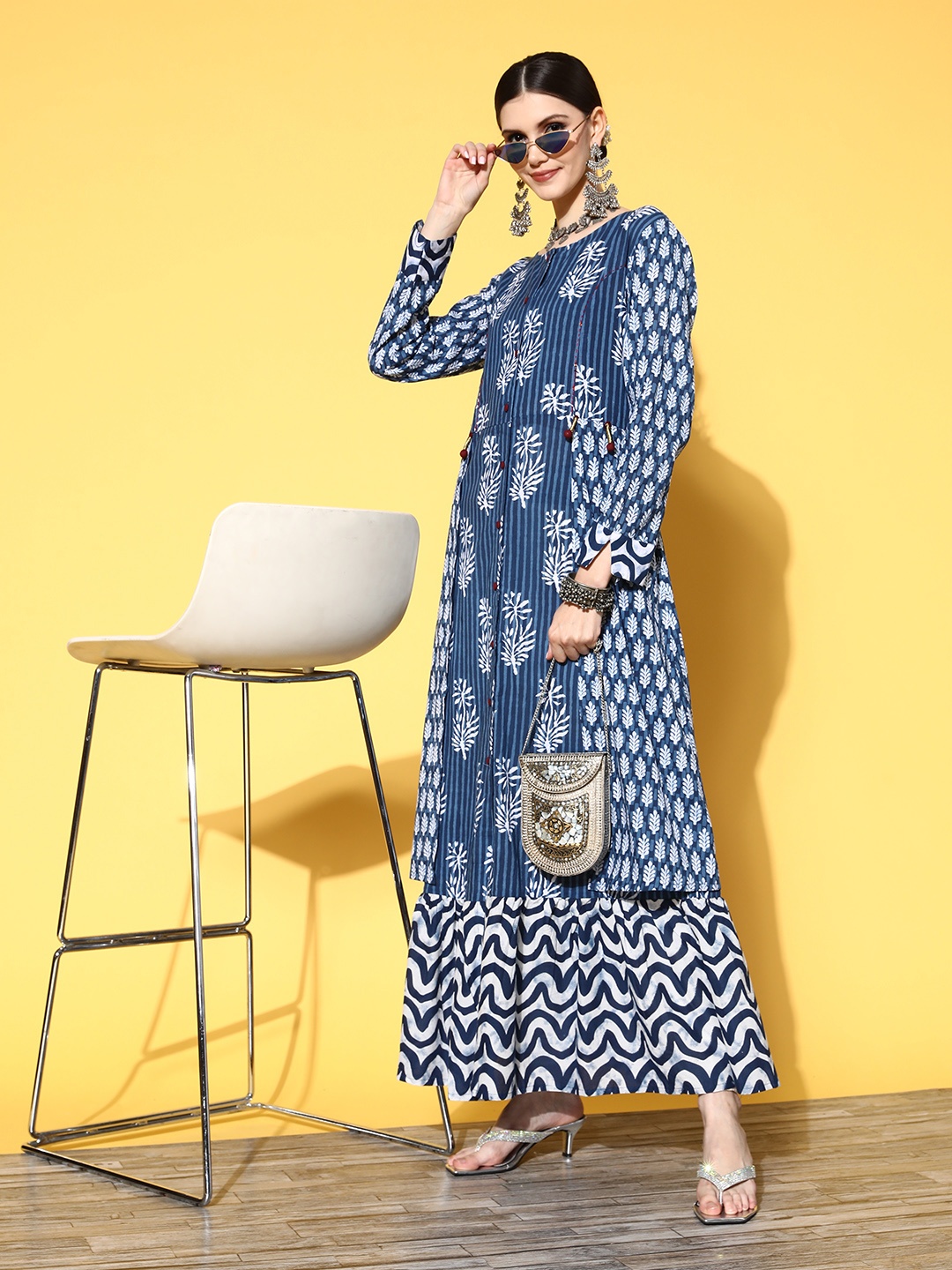 

Rang Gali Women Navy Blue Cotton Volume Control Kurta