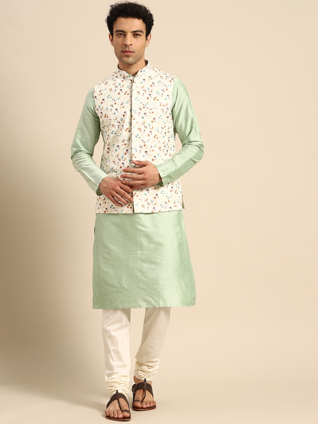 

KISAH Men Green & White Straight Kurta with Churidar & Thread Work Jacket