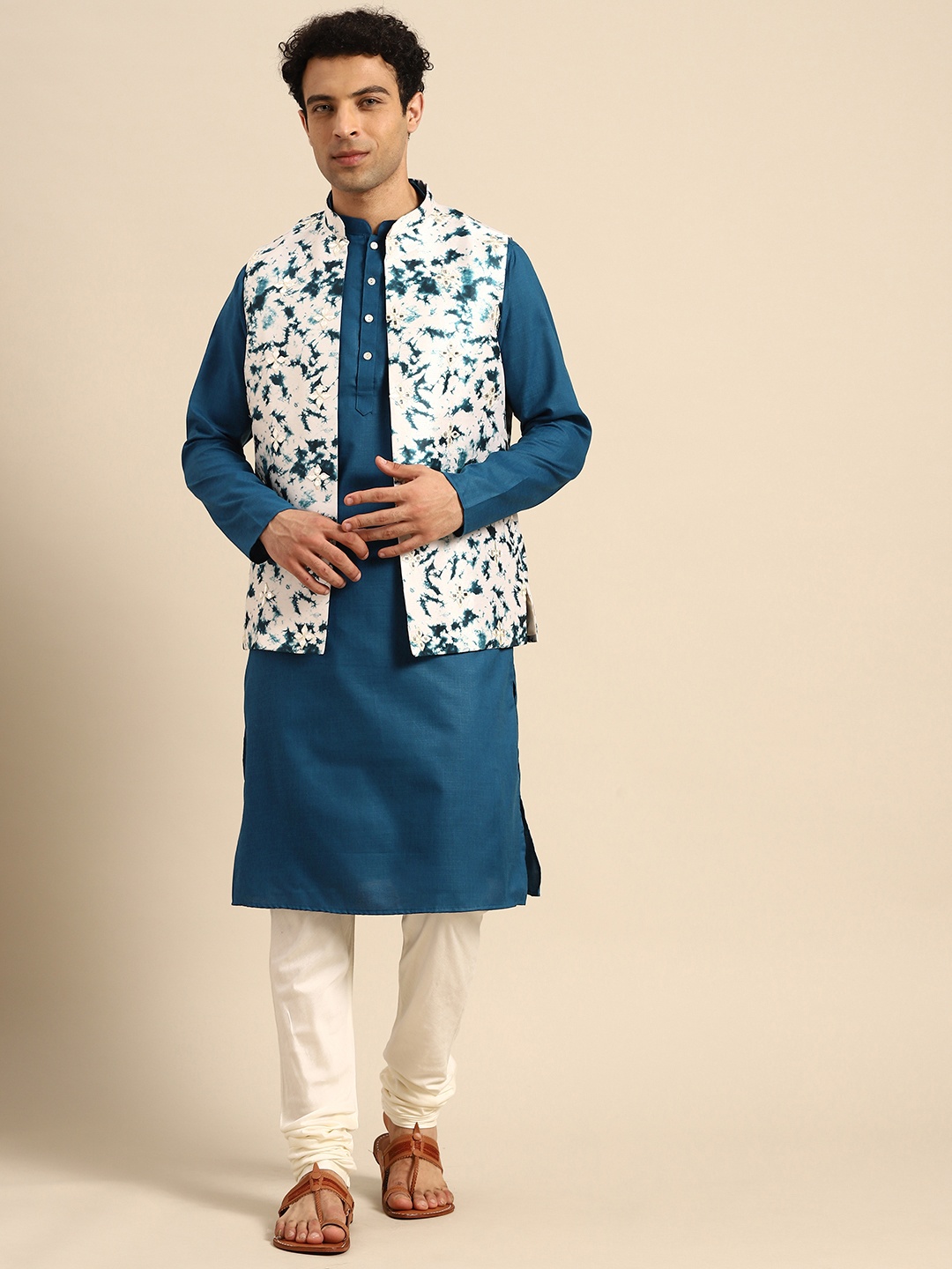 

KISAH Men Blue Solid Kurta with Churidar & Nehru Jacket