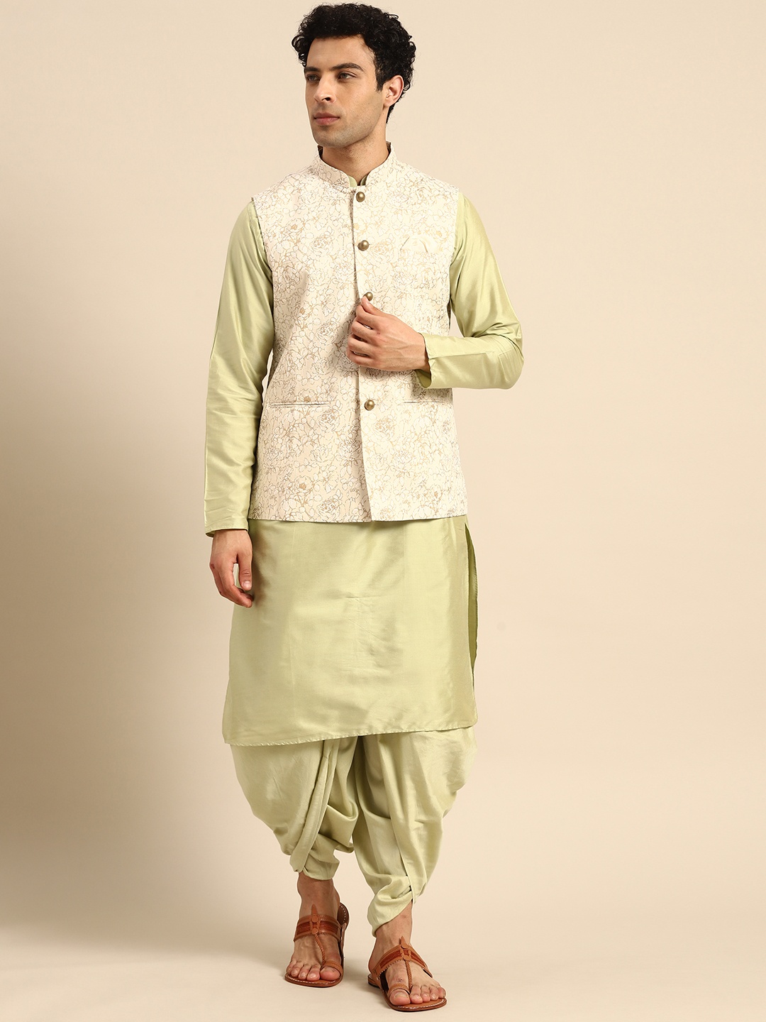 

KISAH Men Green Solid Kurta with Dhoti Pants & Nehru Jacket