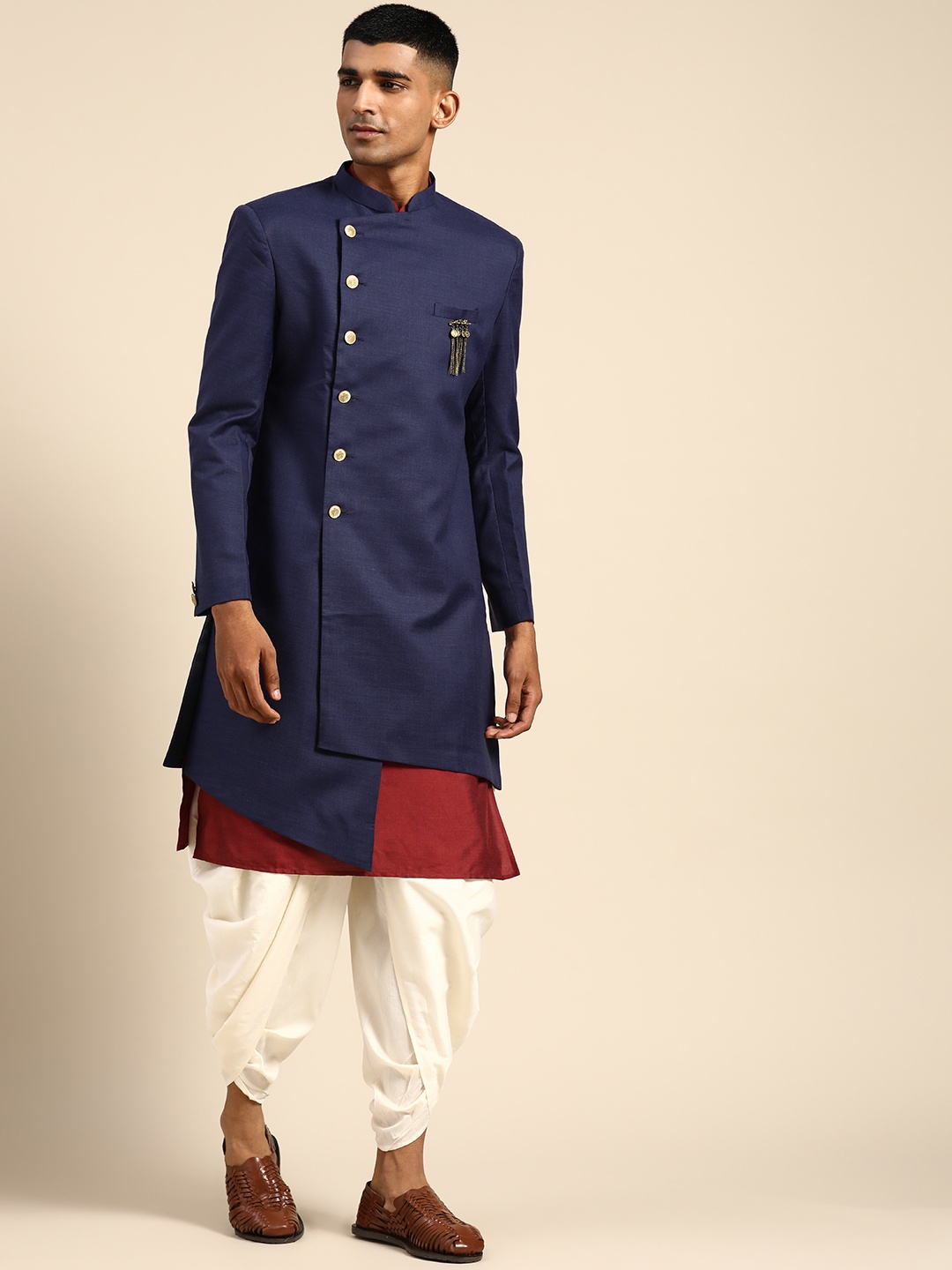 

KISAH Men Maroon & Navy Blue Solid Indowestern Sherwani Set