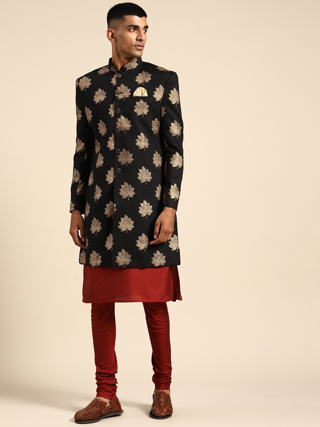 

KISAH Men Maroon & Black Woven Design Indowestern Sherwani Set