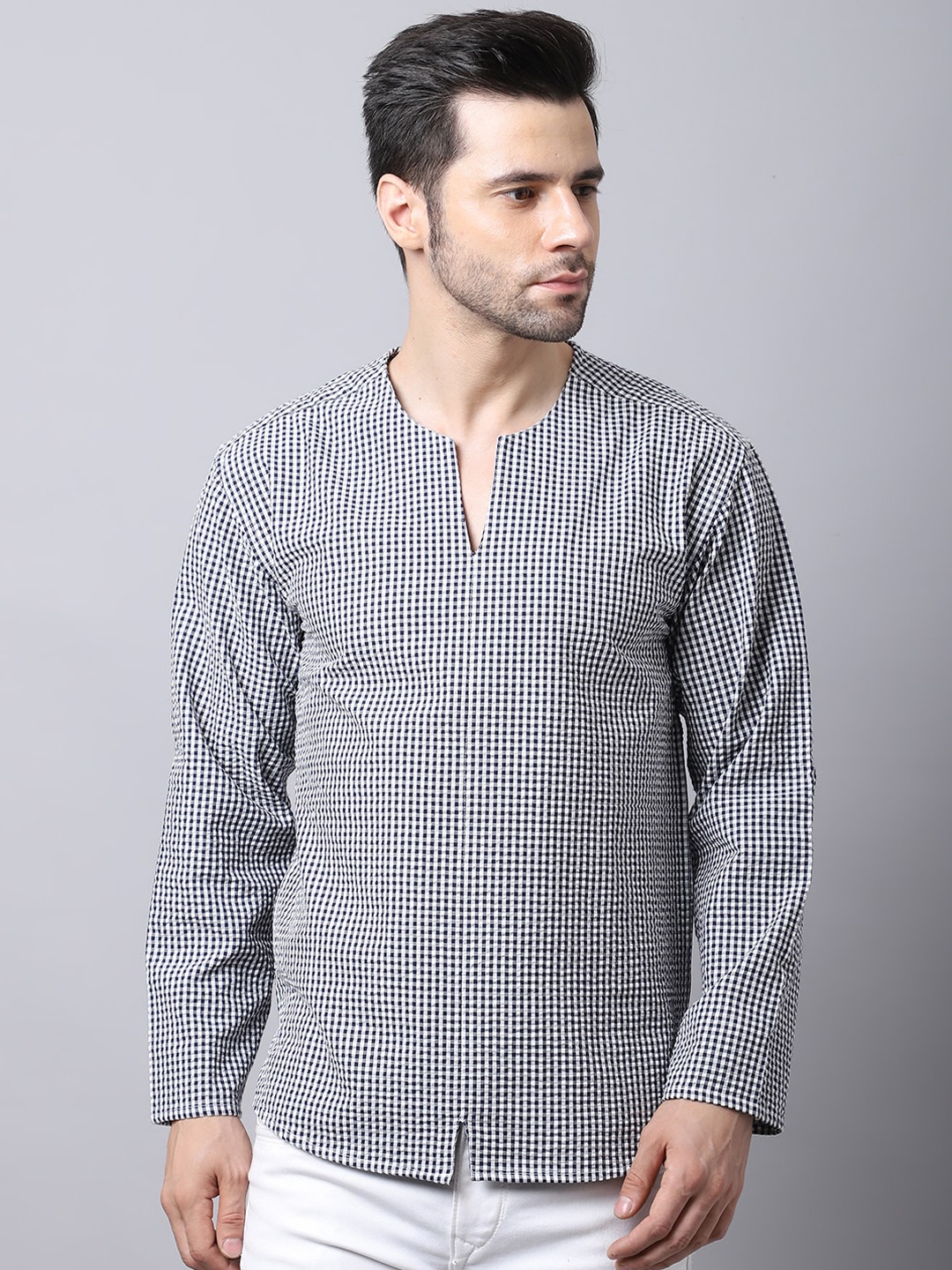 

even Men Black & White Checked Round Neck Cotton Kurta