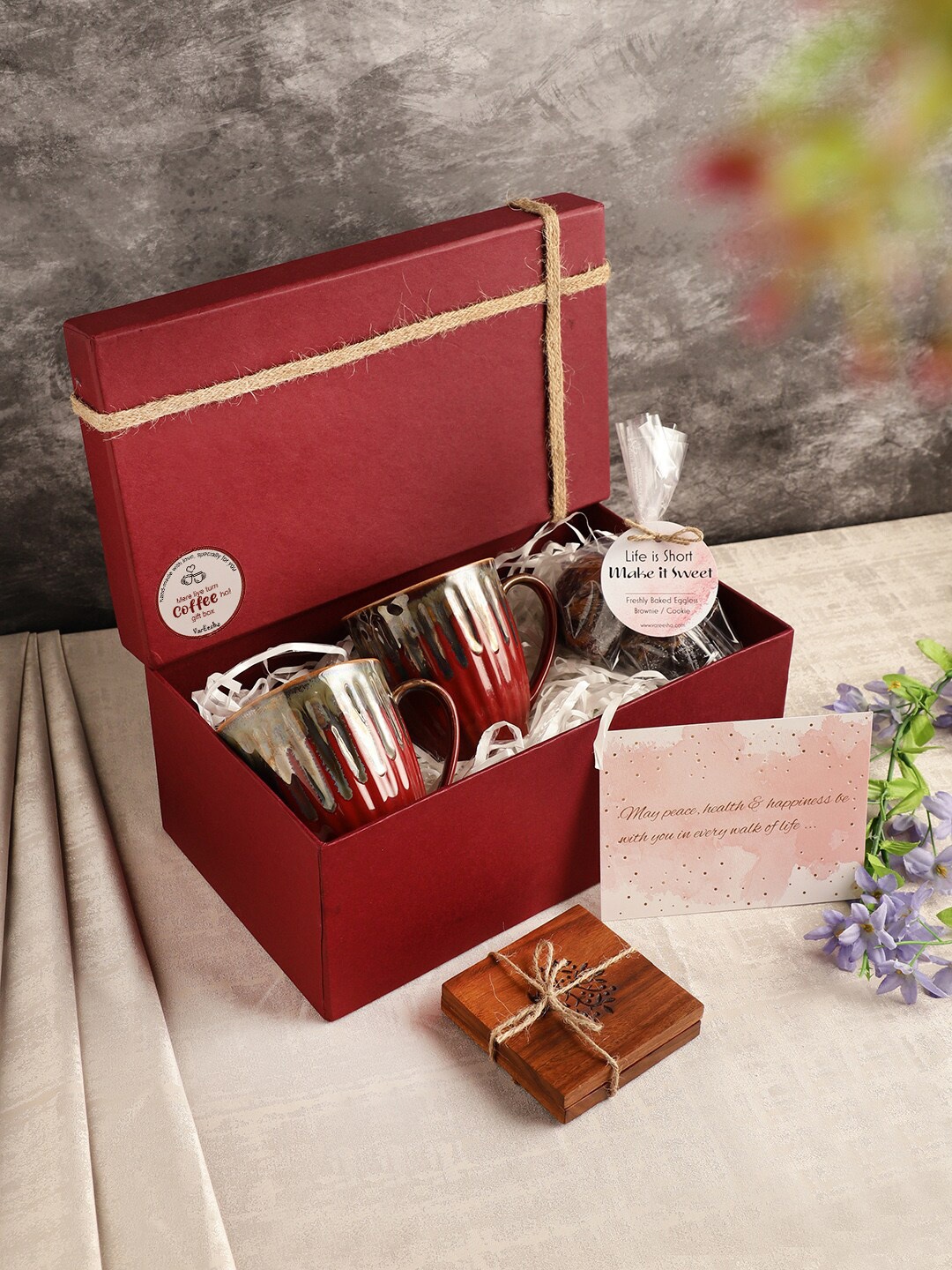 

VarEesha Solid The Mere Liye Tum Coffee Gift Sets, Maroon