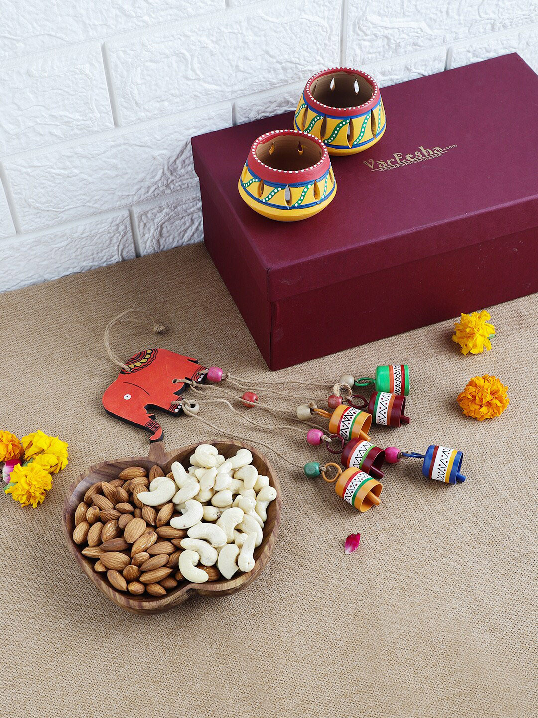 

VarEesha Printed Home Gift Sets, Red