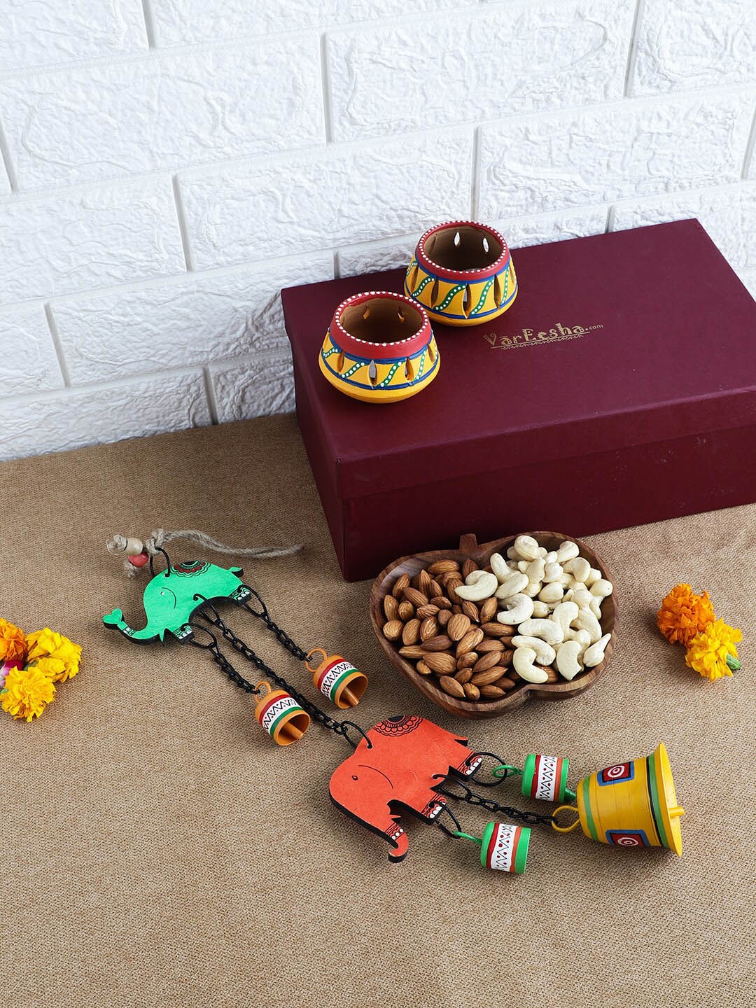 

VarEesha Elephants Bell Home Gift Sets, Yellow