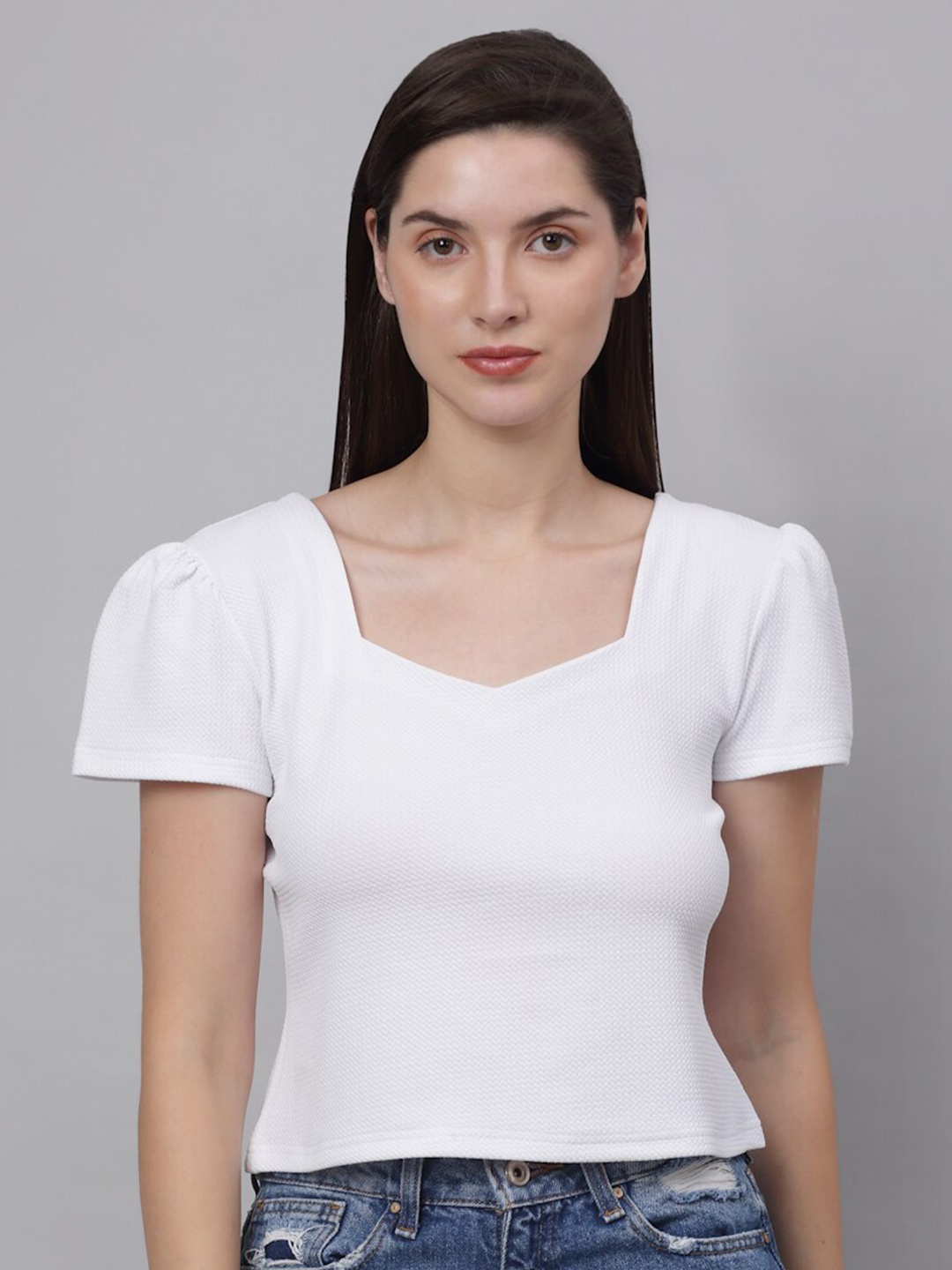 

NEUDIS Woman White Puff Sleeve Top