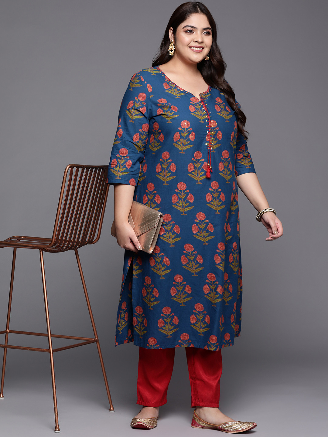 

Varanga Plus Size Women Pure Cotton Floral Printed Thread Work Kurta, Blue