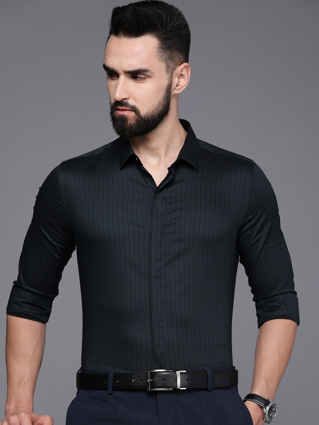 

Louis Philippe Men Black Super Slim Fit Striped Formal Shirt