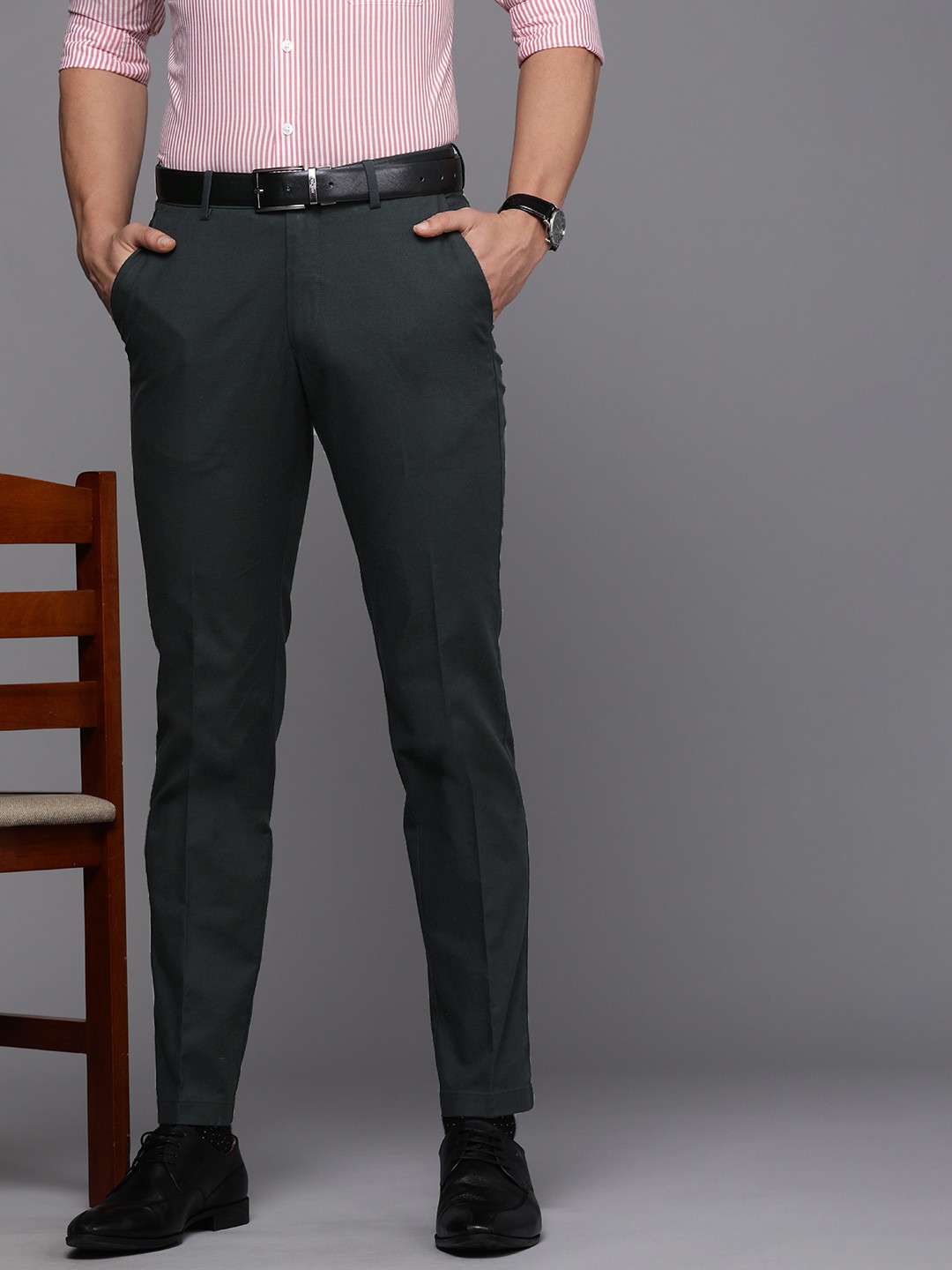 

Louis Philippe Men Green Solid Slim Fit Formal Trousers