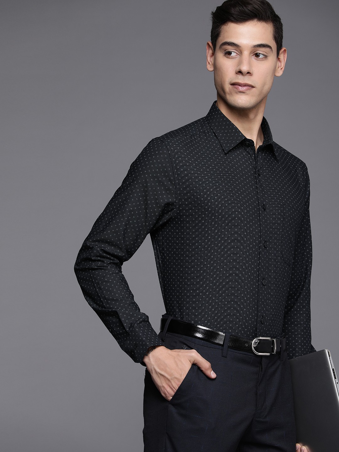 

Louis Philippe Men Slim Fit Geometric Printed Pure Cotton Formal Shirt, Black