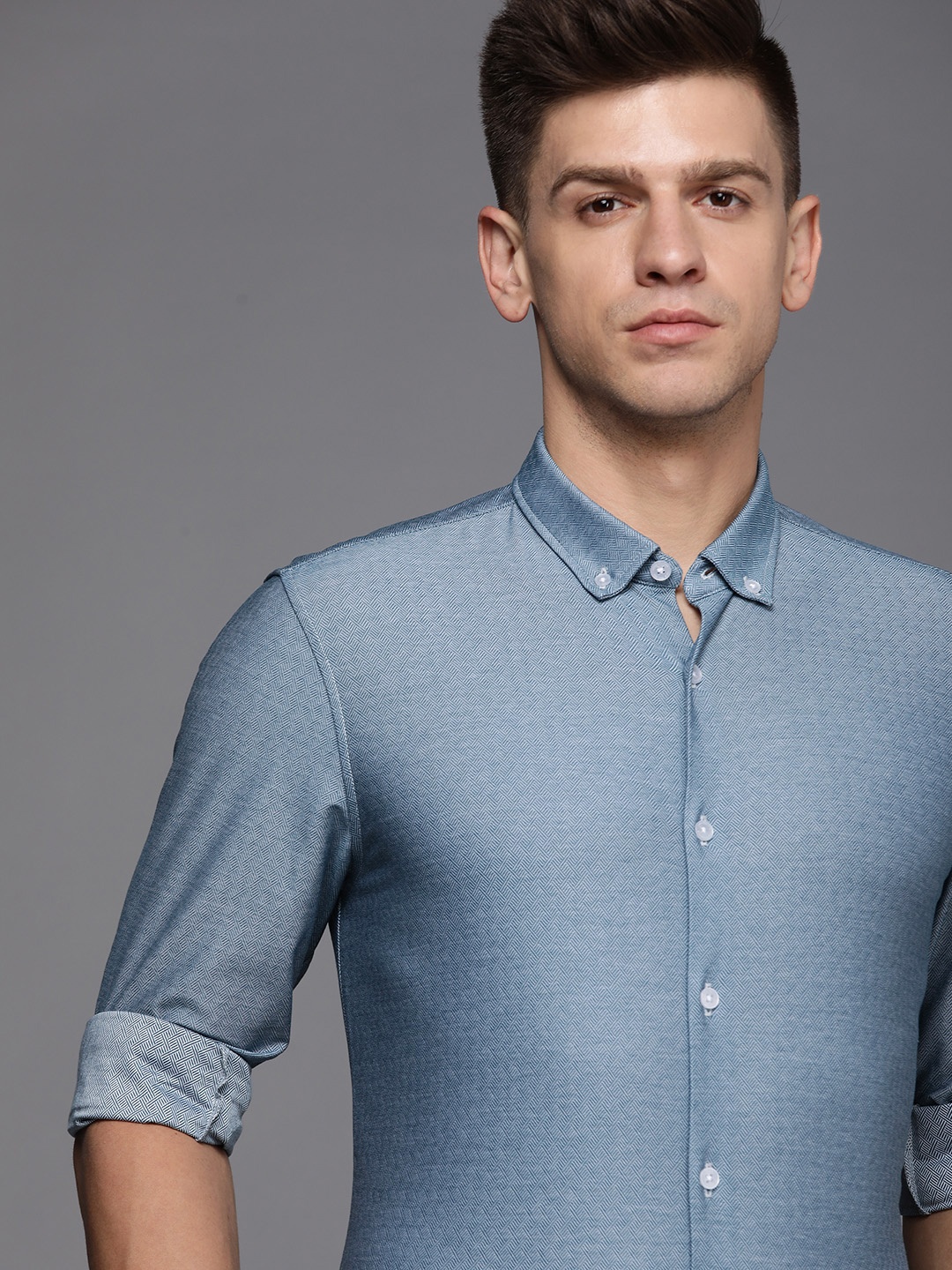 

Louis Philippe Men Teal Green Slim Fit Geometric Printed Pure Cotton Formal Shirt