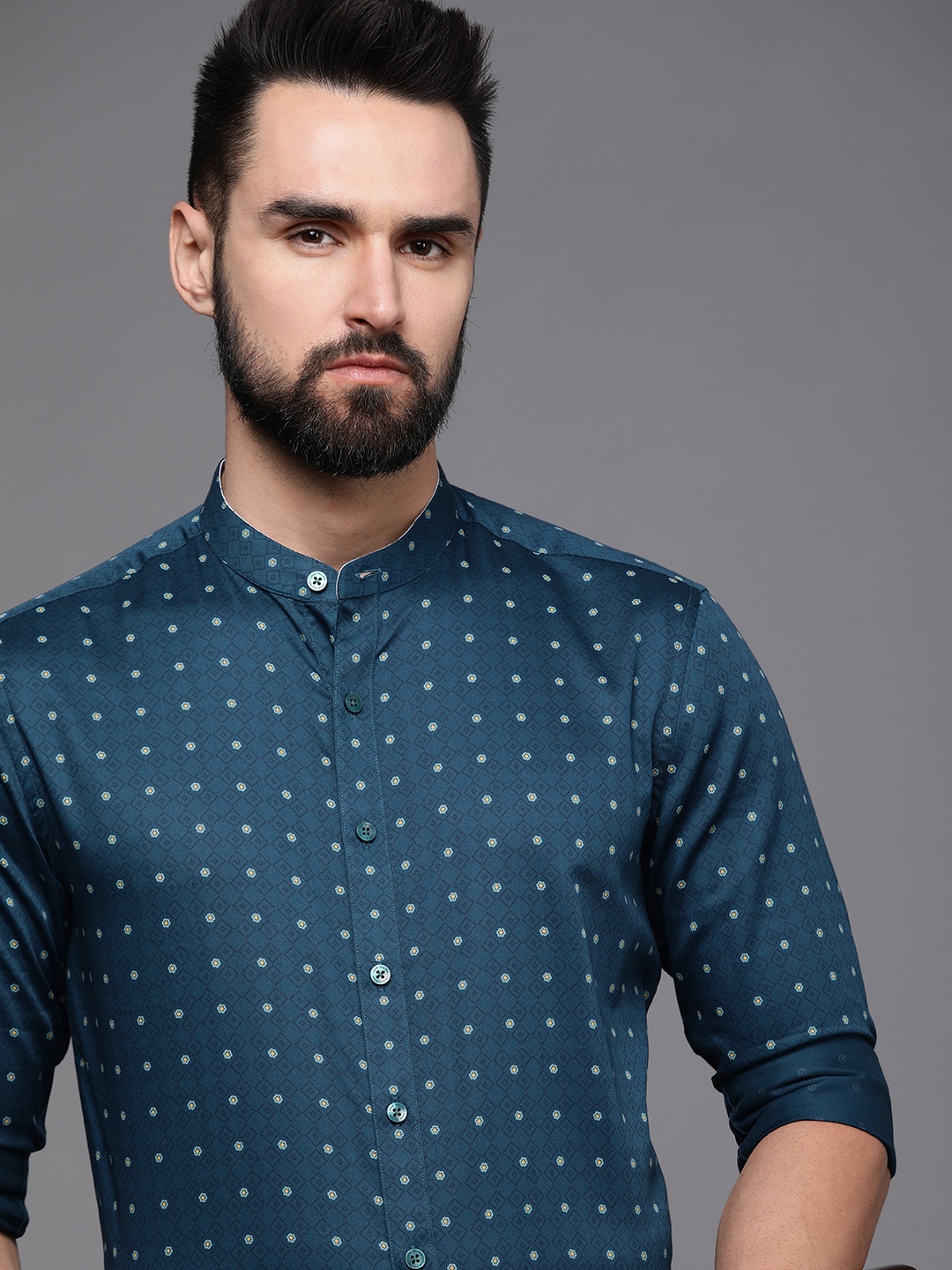 

Louis Philippe Men Blue Slim Fit Geometric Printed Pure Cotton Formal Shirt