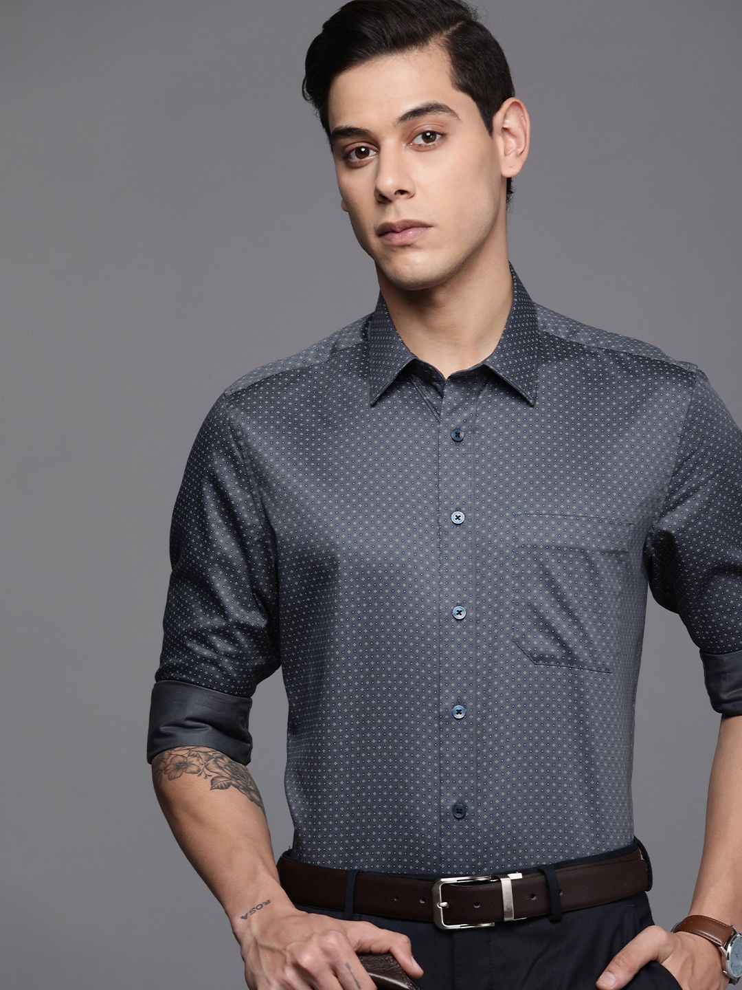 

Louis Philippe Grey Geometric Printed Slim Fit Pure Cotton Formal Shirt