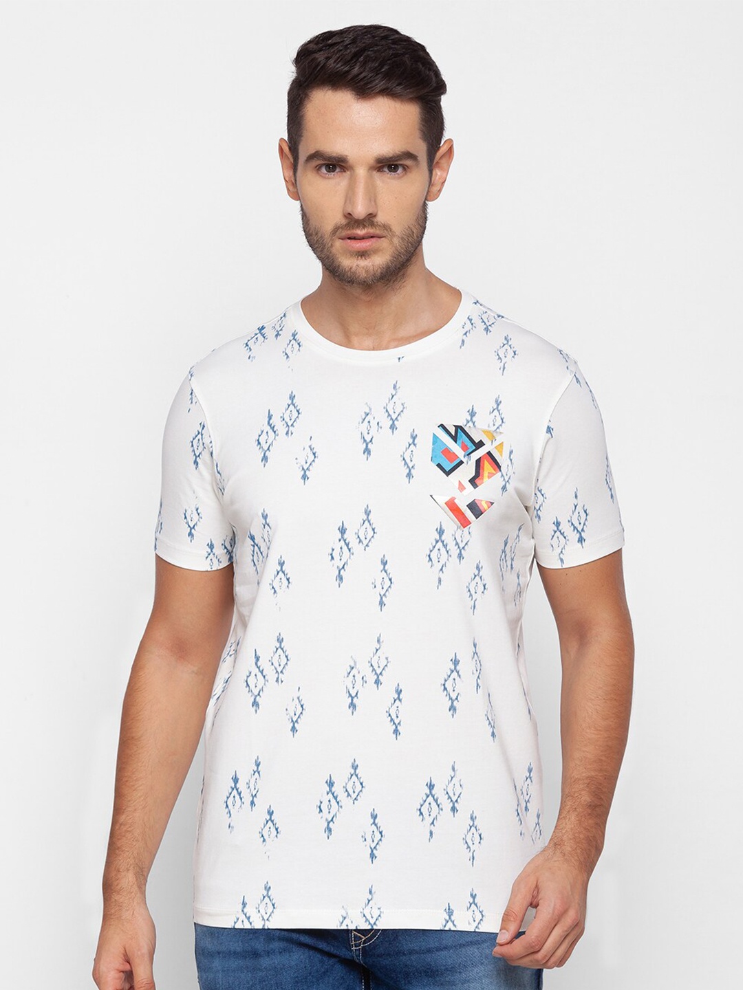 

SPYKAR Men White & Blue Printed Slim Fit Cotton T-shirt