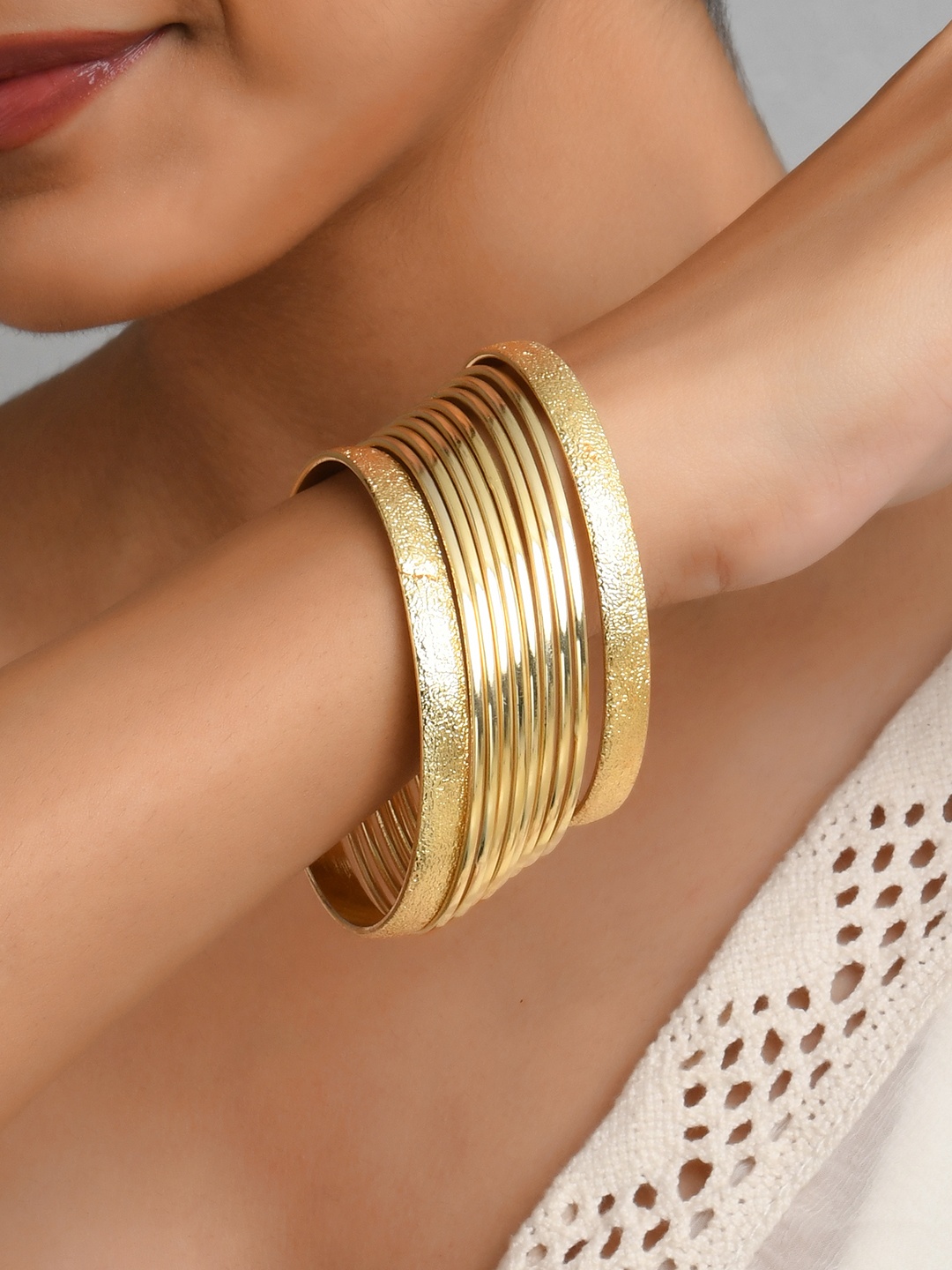 

Fida Set Of 10 Gold-Plated Ethnic Classic Bangles