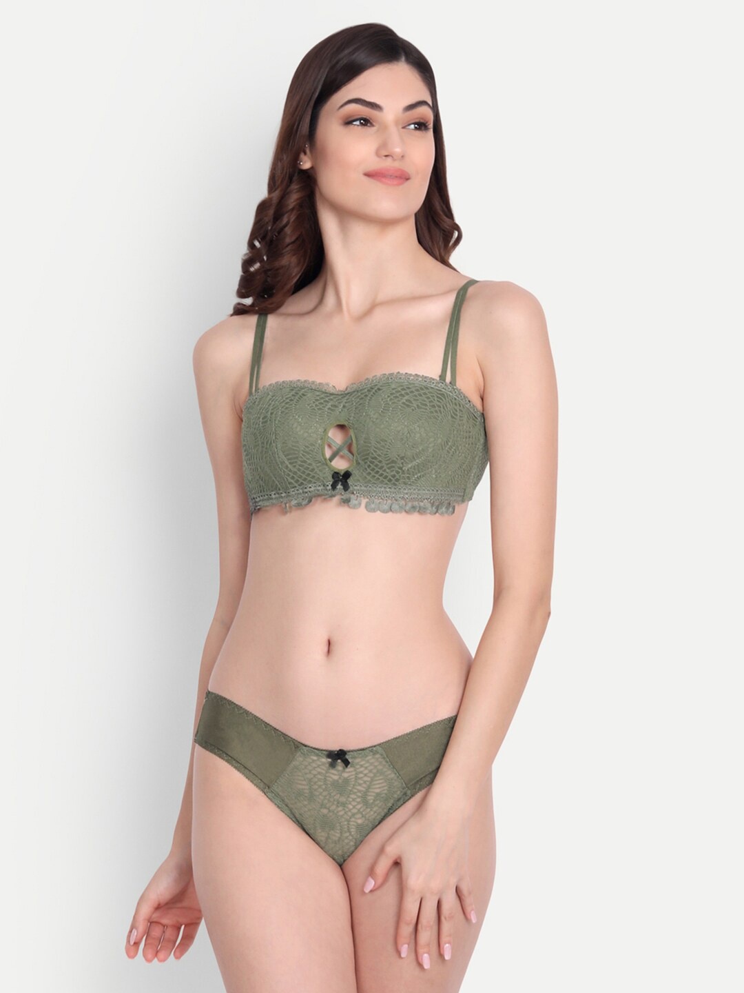 

Spiaty Women Green Self design Lace Lingerie Set