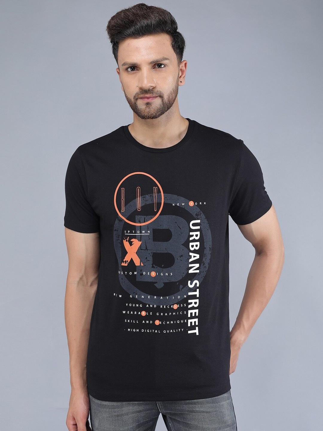 

TQS Men Black Typography Printed Slim Fit T-shirt