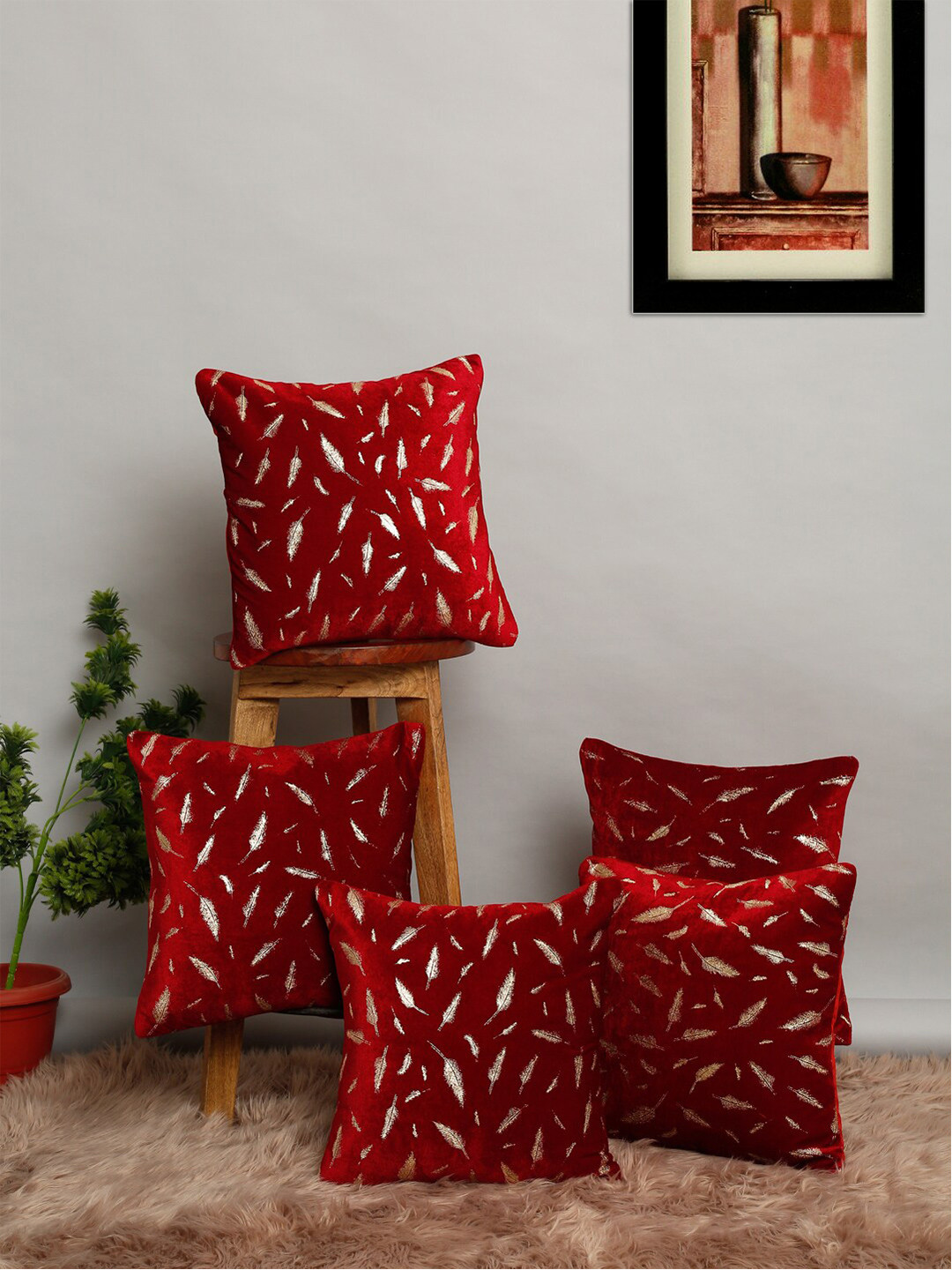 

Slushy Mushy Set of 5 Floral Square Cushion Covers, Red