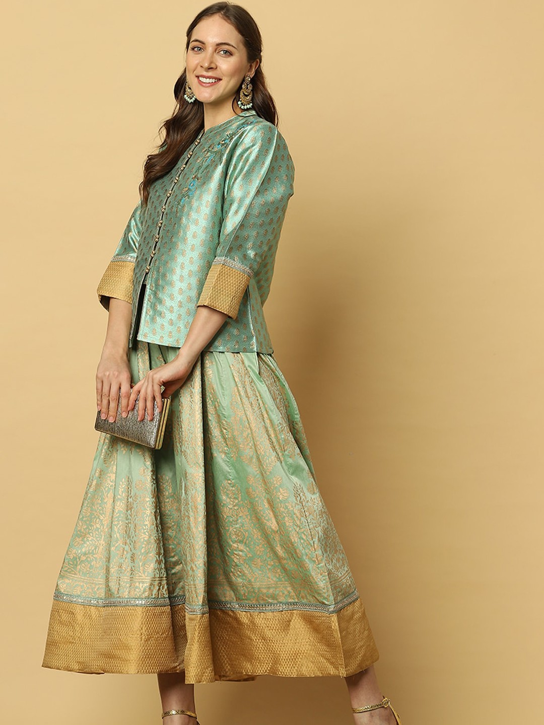 

Indifusion Women Green Ethnic Motifs Embroidered Layered Kurti with Trousers