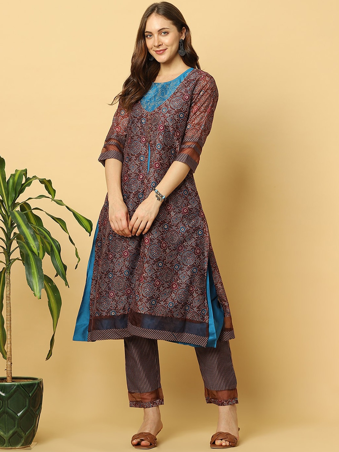 

Indifusion Women Maroon Ethnic Motifs Printed Layered Kurta with Trousers