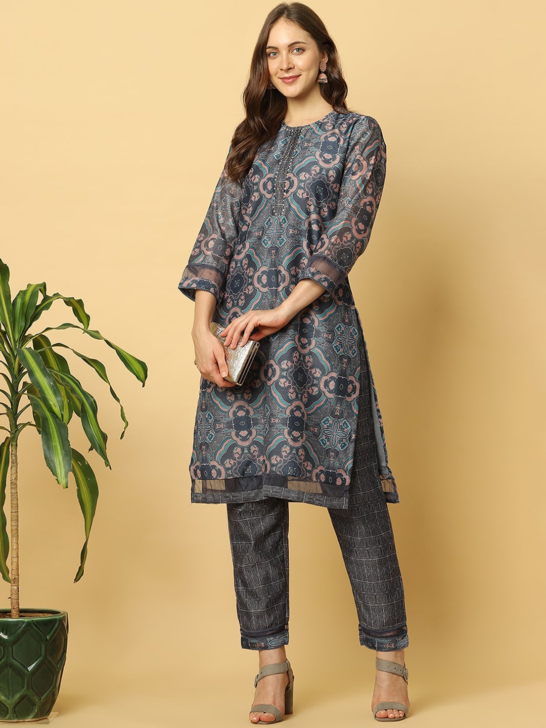 

Indifusion Women Grey Ethnic Motifs Printed Kurta with Trousers