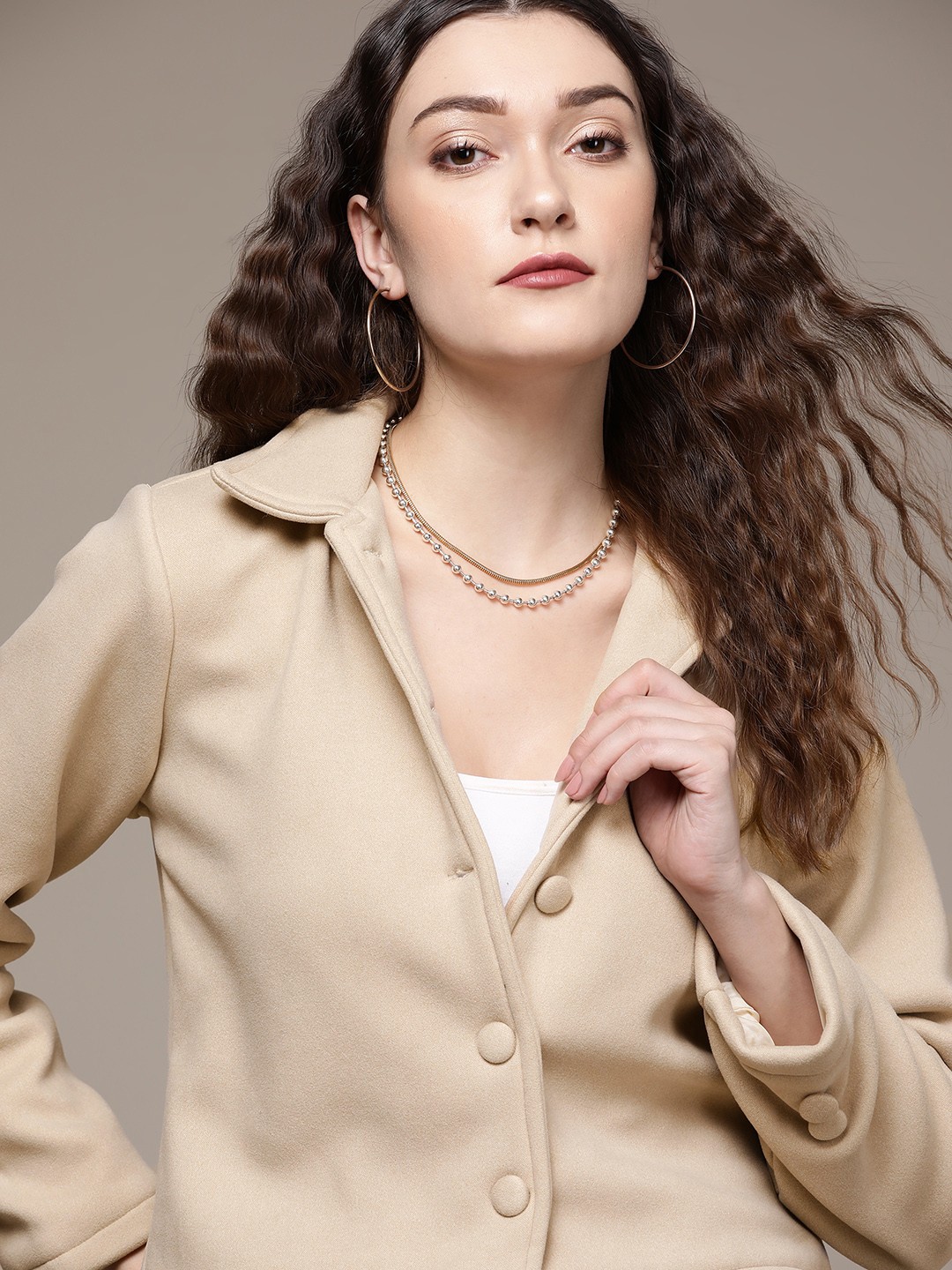 

bebe Women Desert Sand Season Staples Tailored Jacket, Beige