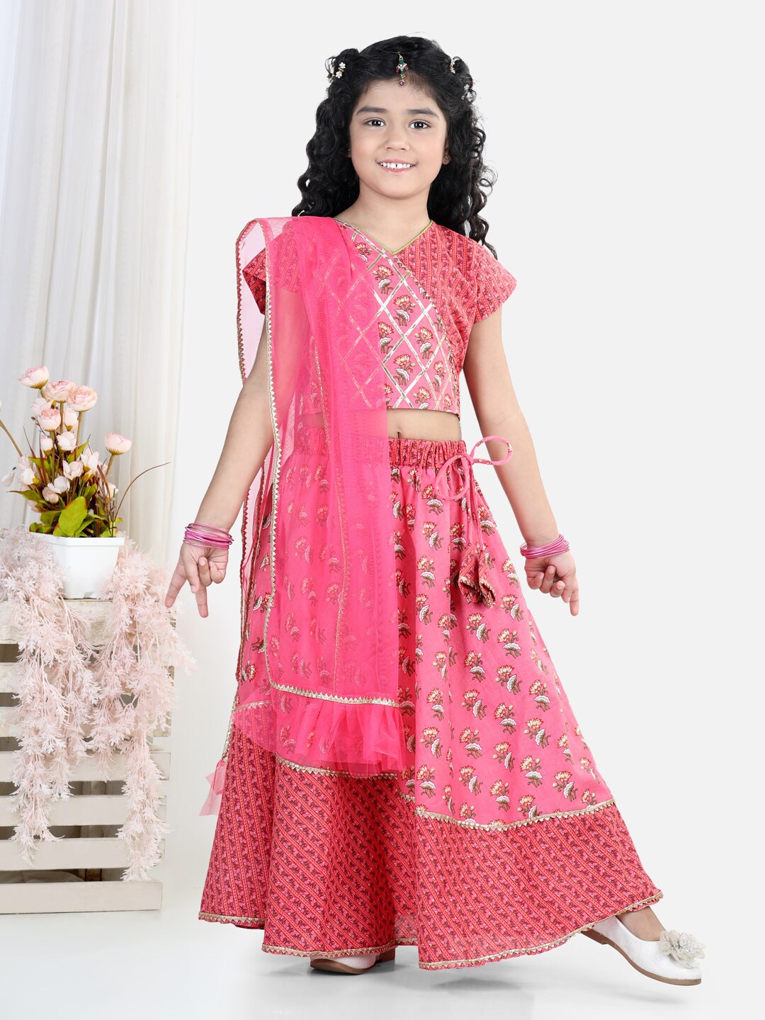 

Kinder Kids Girls Printed Ready to Wear Lehenga & Blouse With Dupatta, Pink