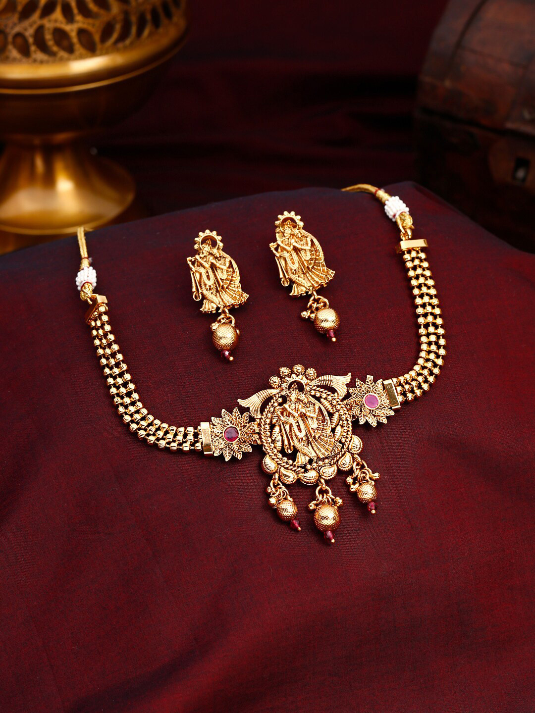 

Yellow Chimes Gold-Plated Pink & White Stone-Studded & Pearl Beaded Jewellery Set