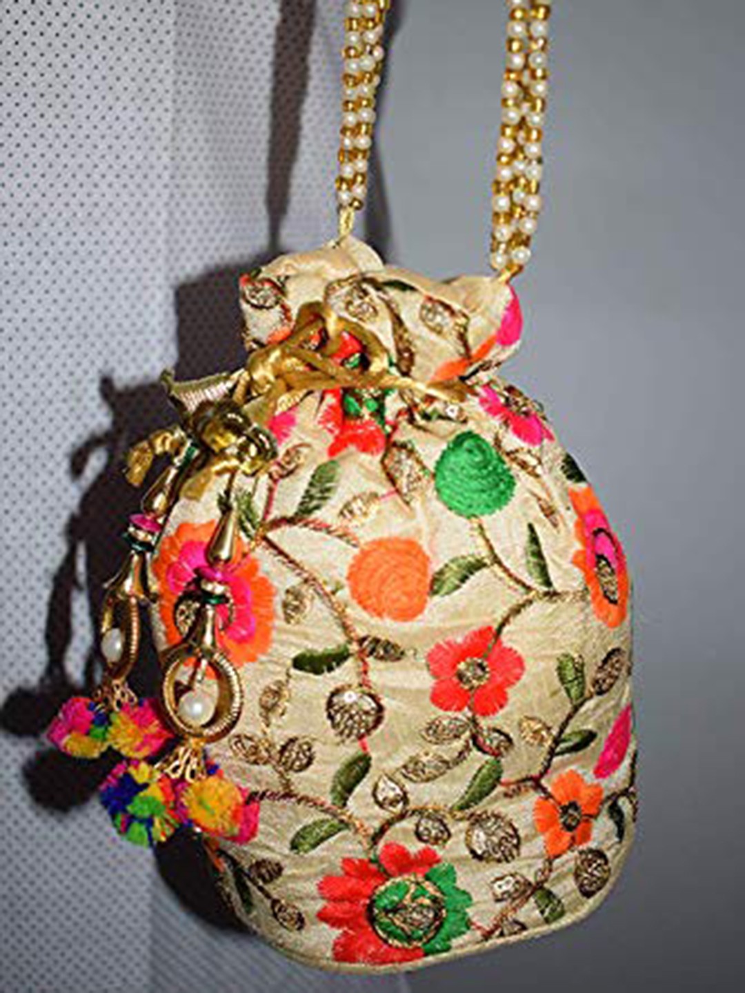 

DN Creation White Floral Embellished PU Bucket Sling Bag