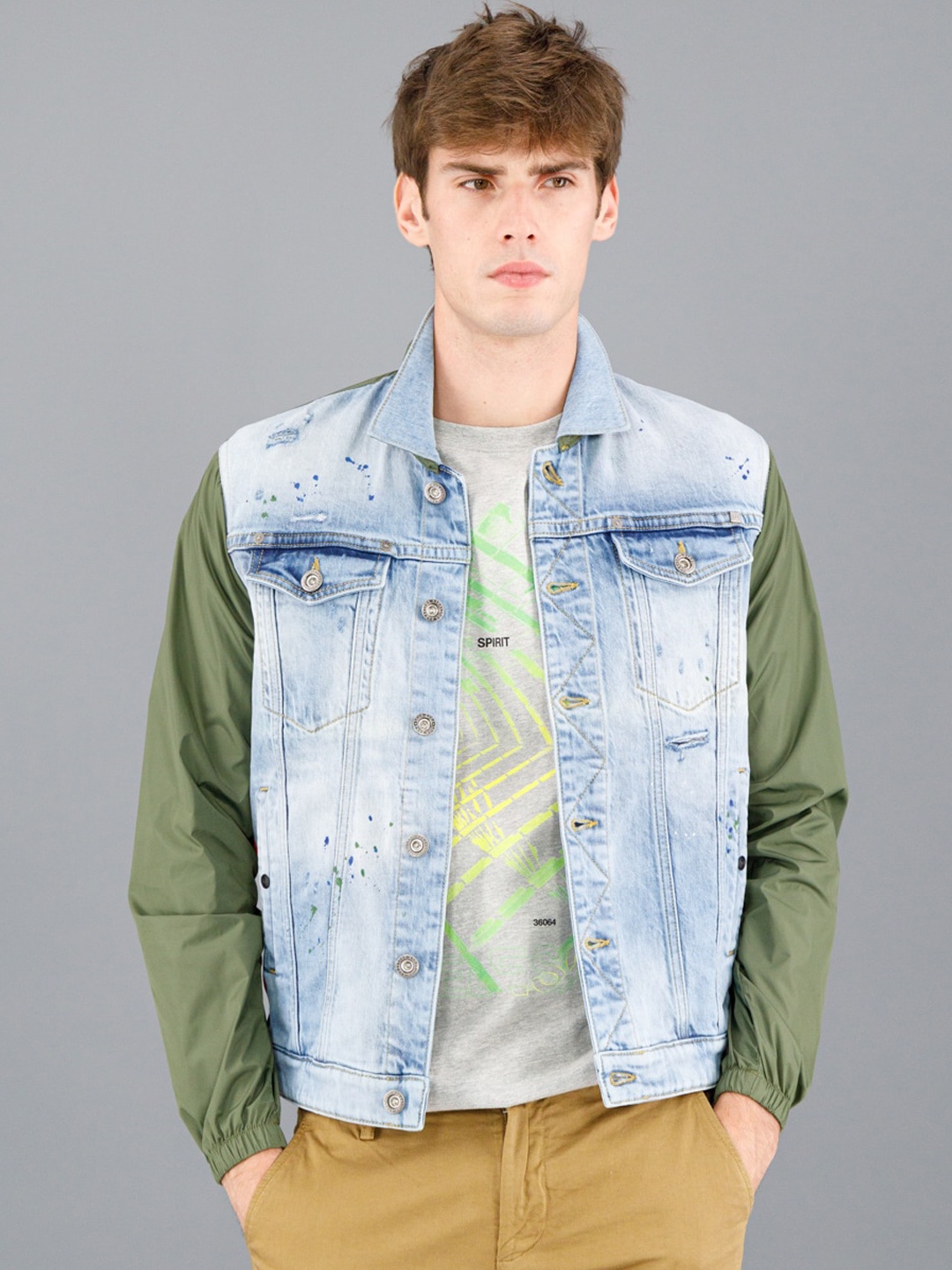 

FREESOUL Men Blue Washed Crop Denim Jacket with Embroidered