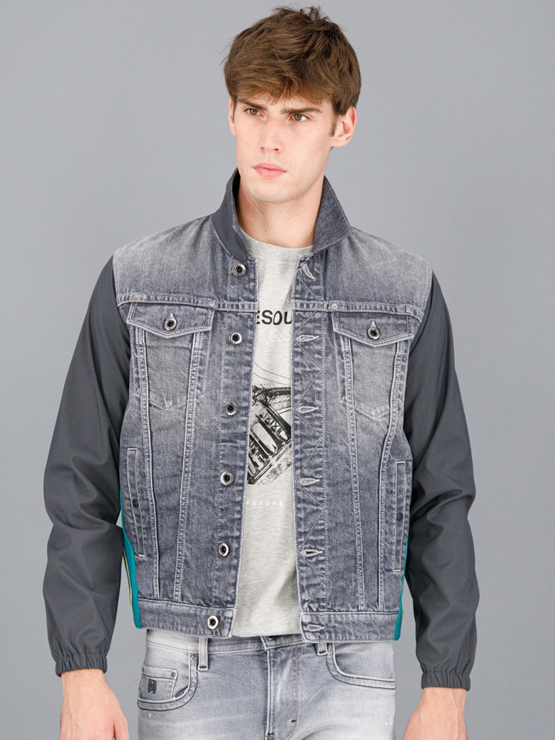 

FREESOUL Men Grey Washed Crop Denim Jacket with Embroidered