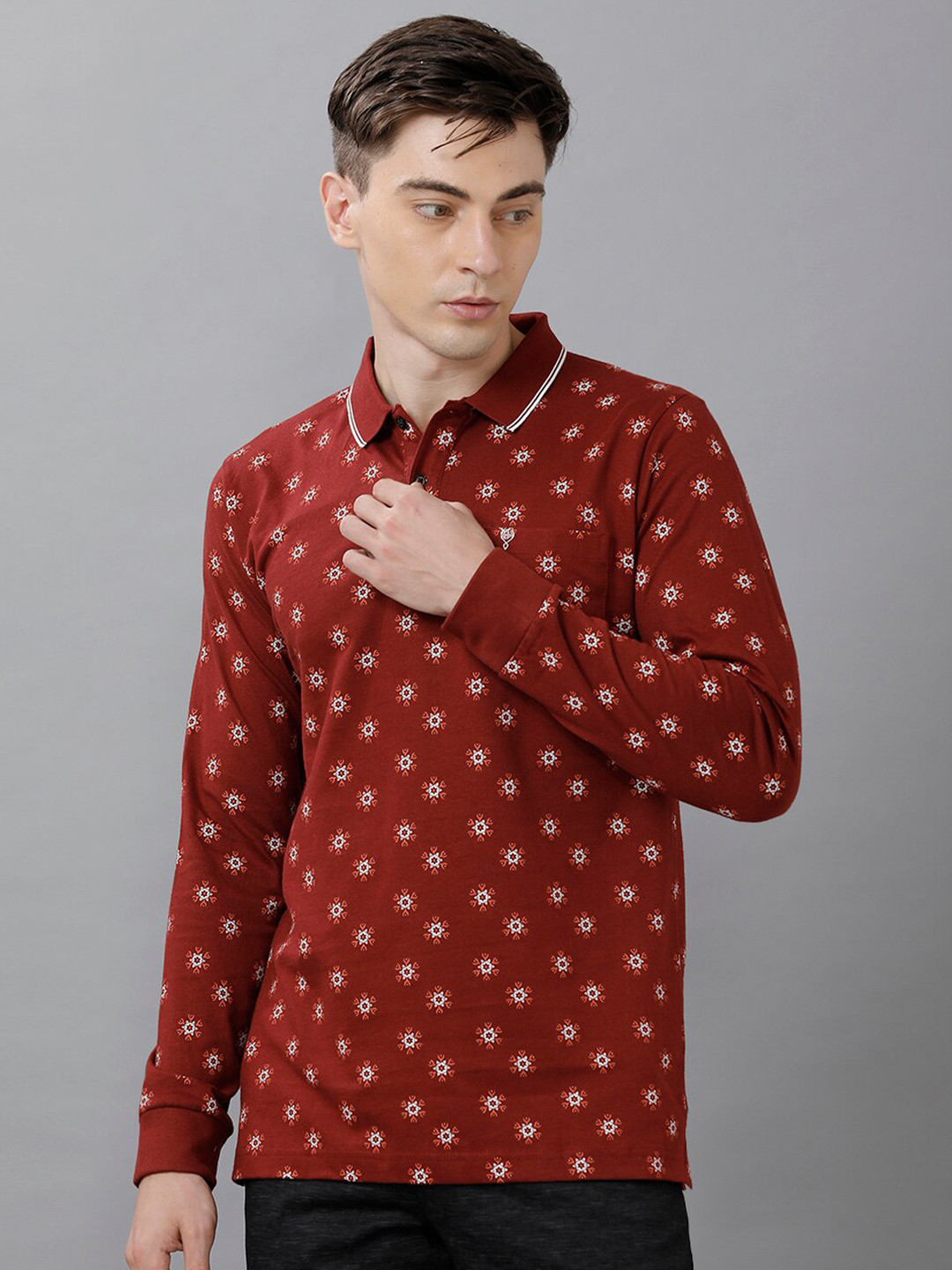

Classic Polo Men Maroon Floral Printed Polo Collar Slim Fit T-shirt