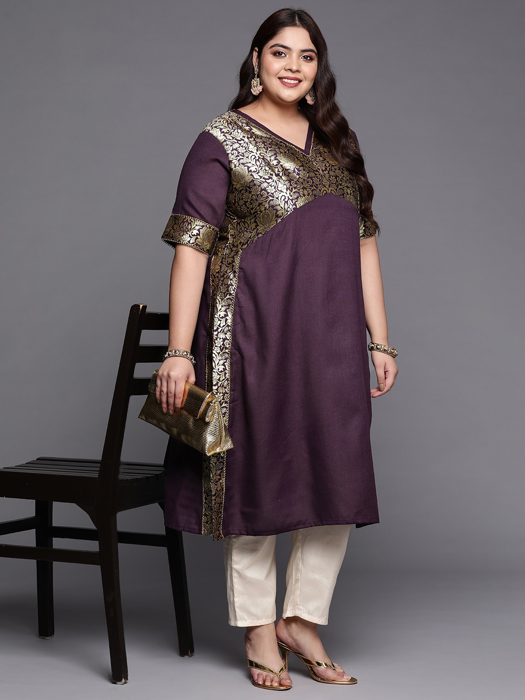 

INDDUS PLUS Women Floral Brocade Plus Size Kurta, Purple