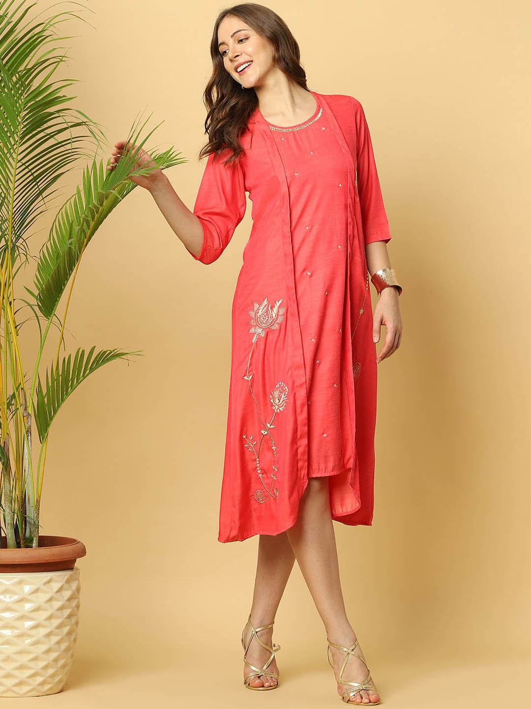 

Indifusion Women Pink Ethnic Motifs Embroidered Thread Work Chanderi Silk Kurta