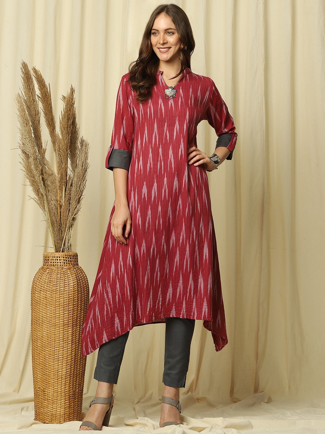 

Indifusion Women Red Striped Kurta