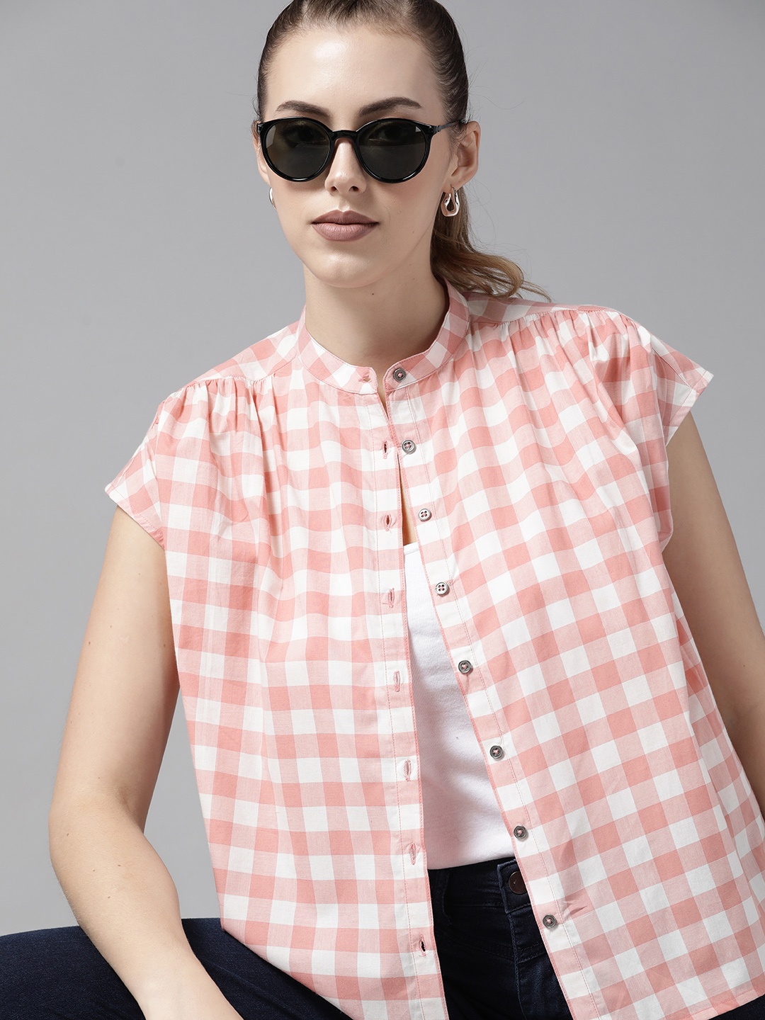 

Roadster Women Pink & White Gingham Checked Casual Shirt