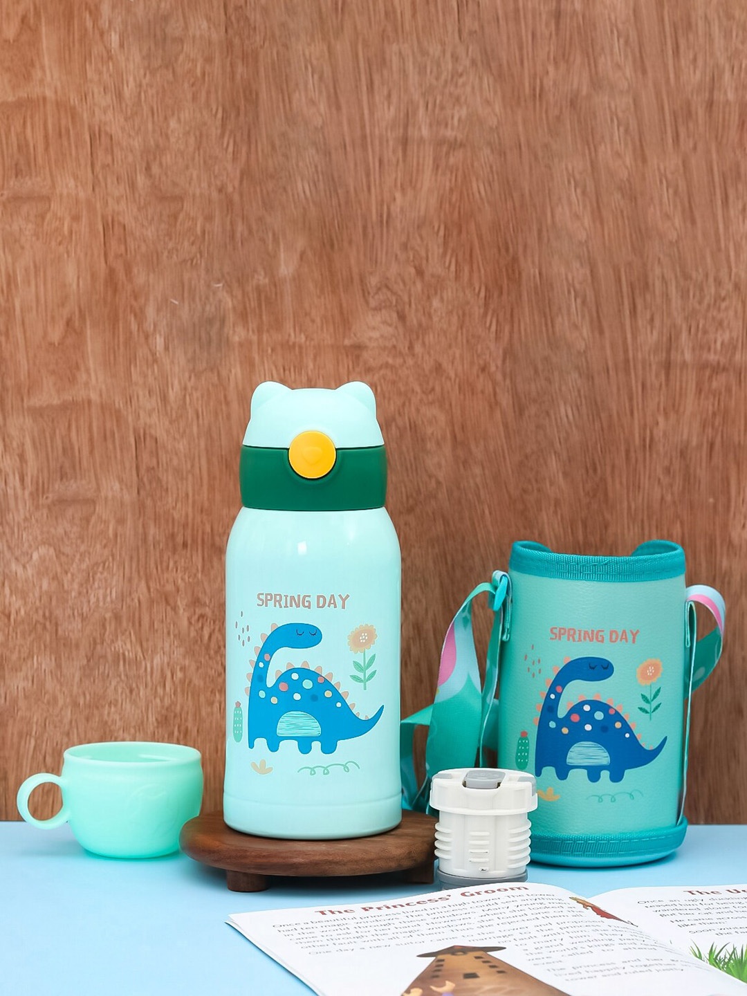 

Yellow Bee Kids Blue Printed Dino Hot & Cold Thermos Flask 500 Ml