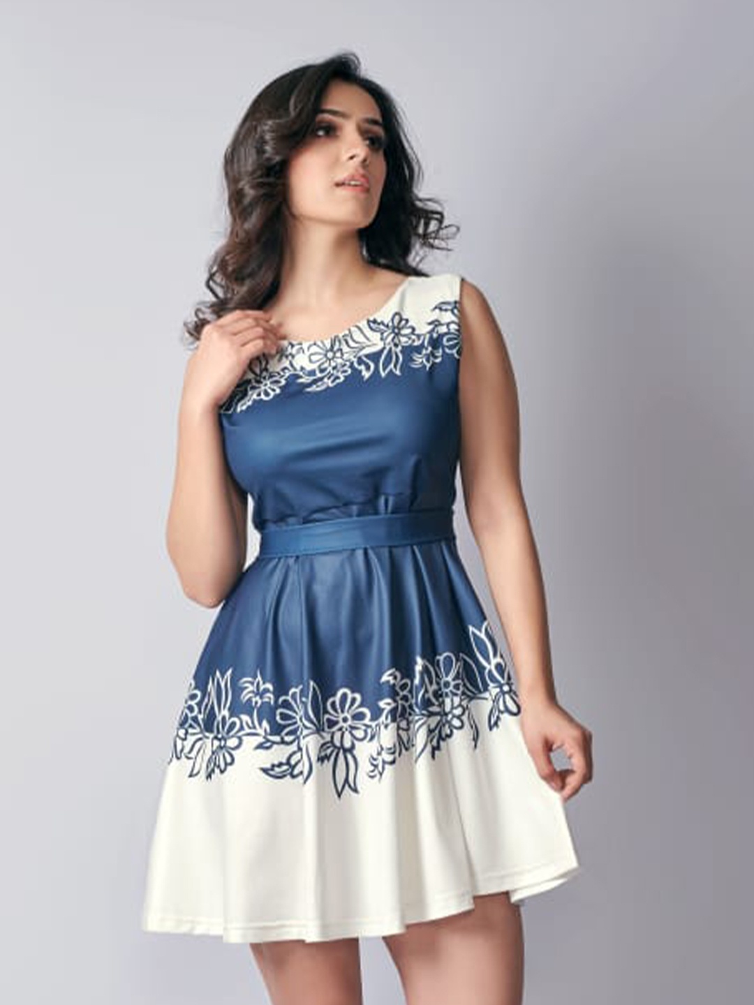 

RIVAMA Women Blue & White Floral Print Crepe Top