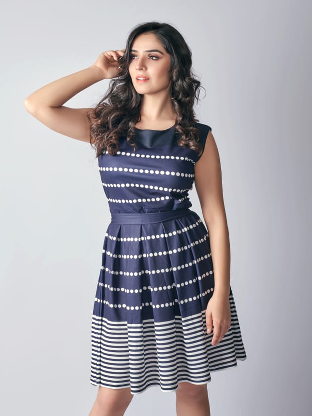 

RIVAMA Blue & Grey Print Crepe Longline Top