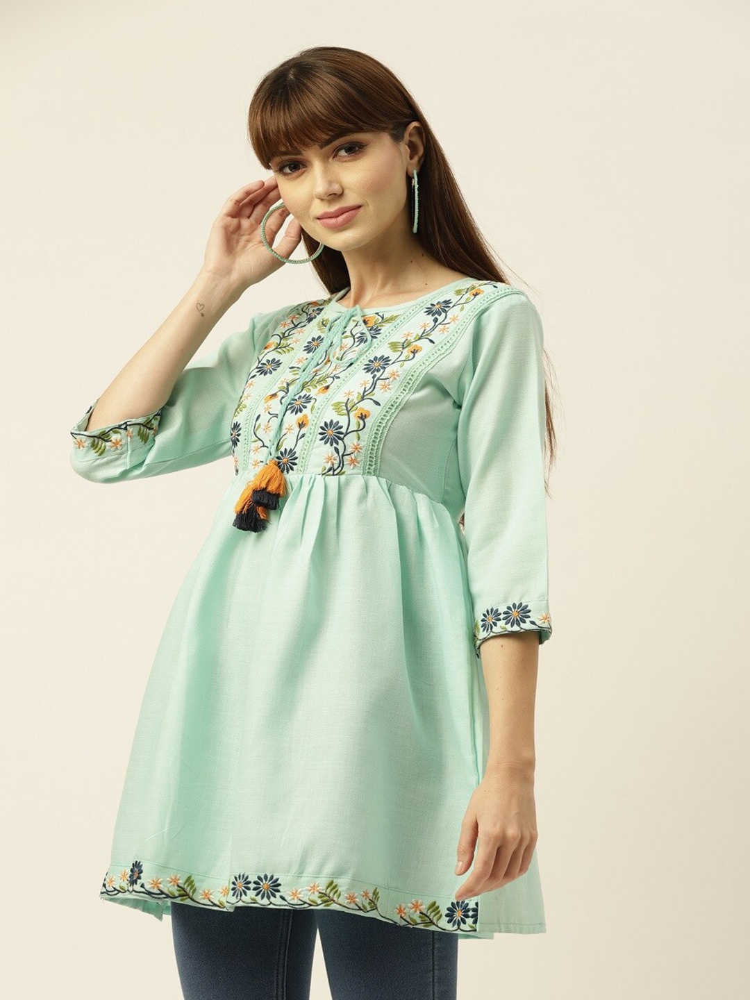 

Sangria Women Sea Green Floral Embroidered Floral Kurta
